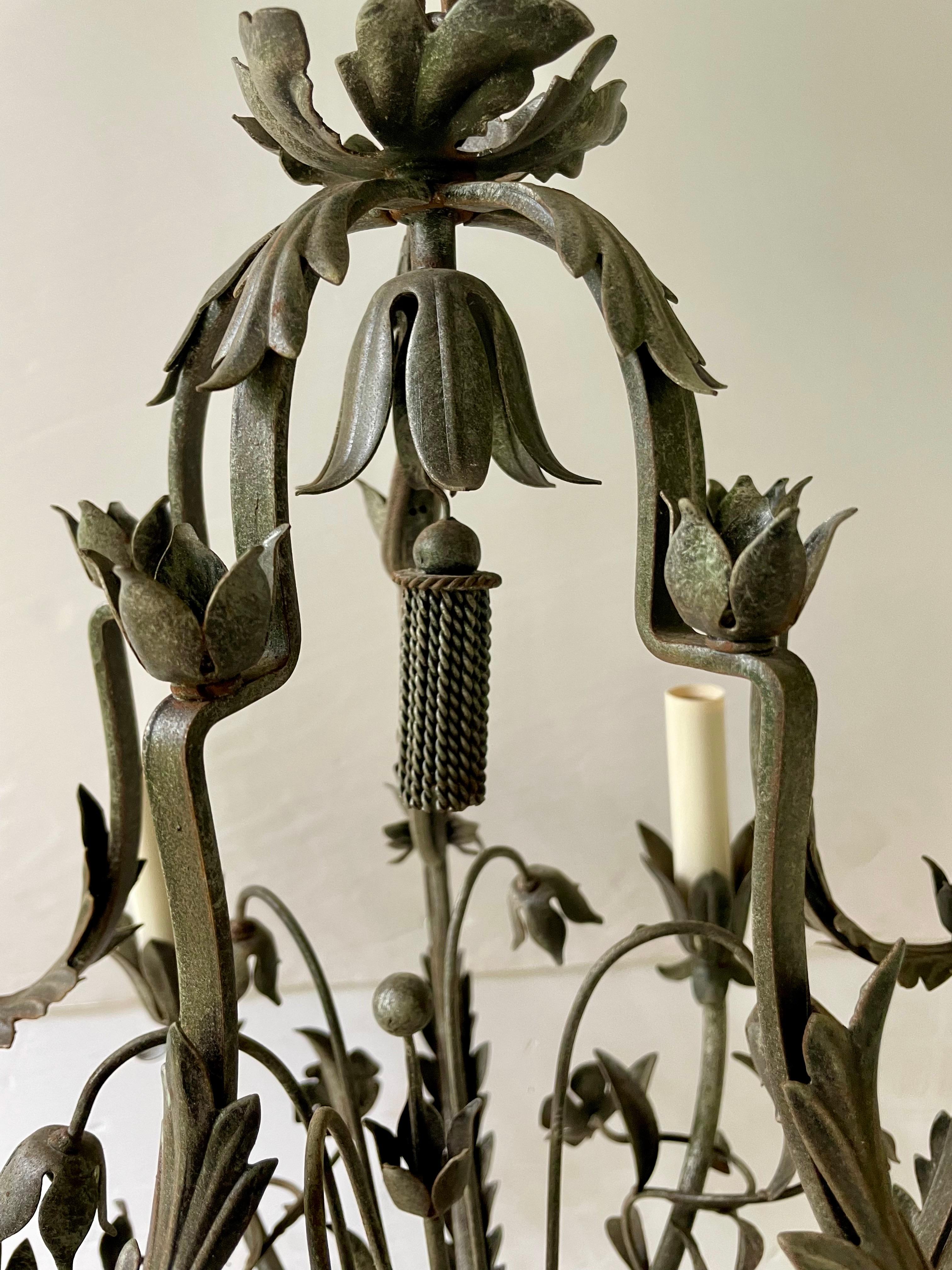 Lampadario floreale Tole in vendita 4