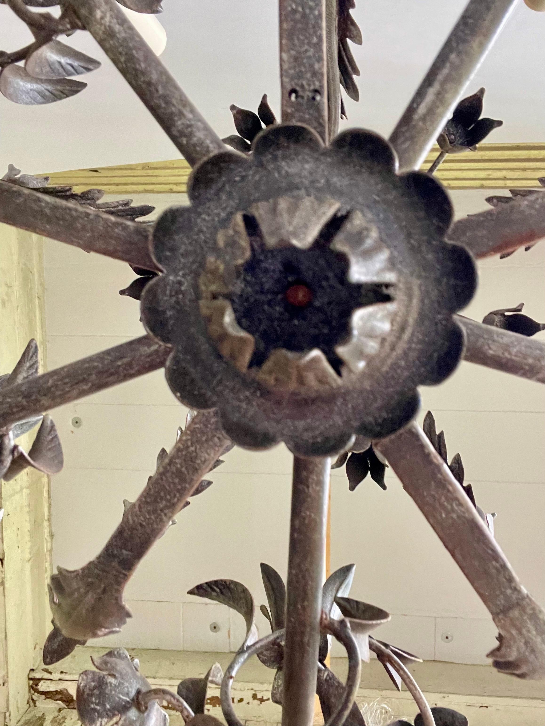 Ferro Lampadario floreale Tole in vendita