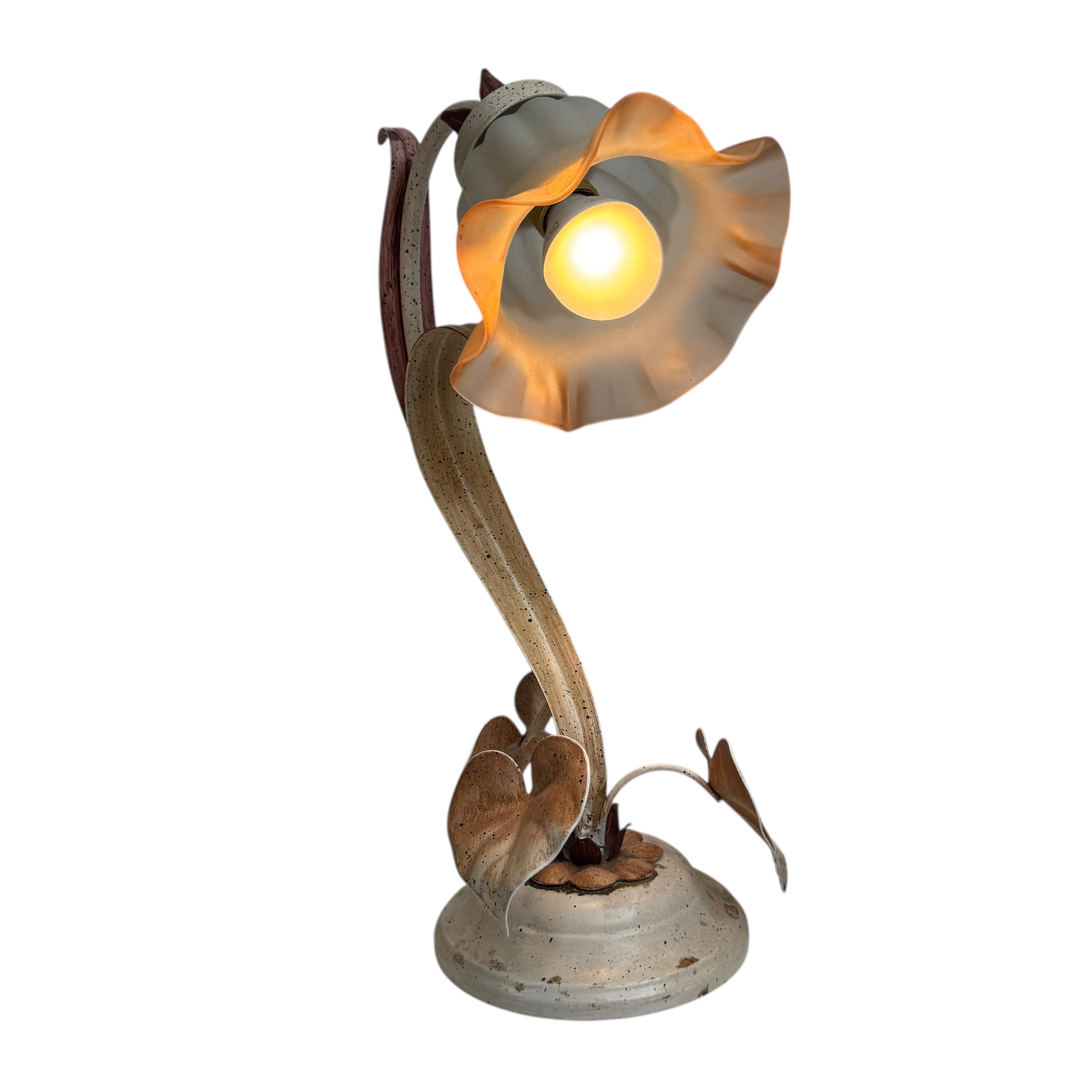 Tole Florence Glasschirm-Tischlampe Vintage Eglo Leuchten Österreich, 1970er Jahre im Zustand „Gut“ im Angebot in Nuernberg, DE