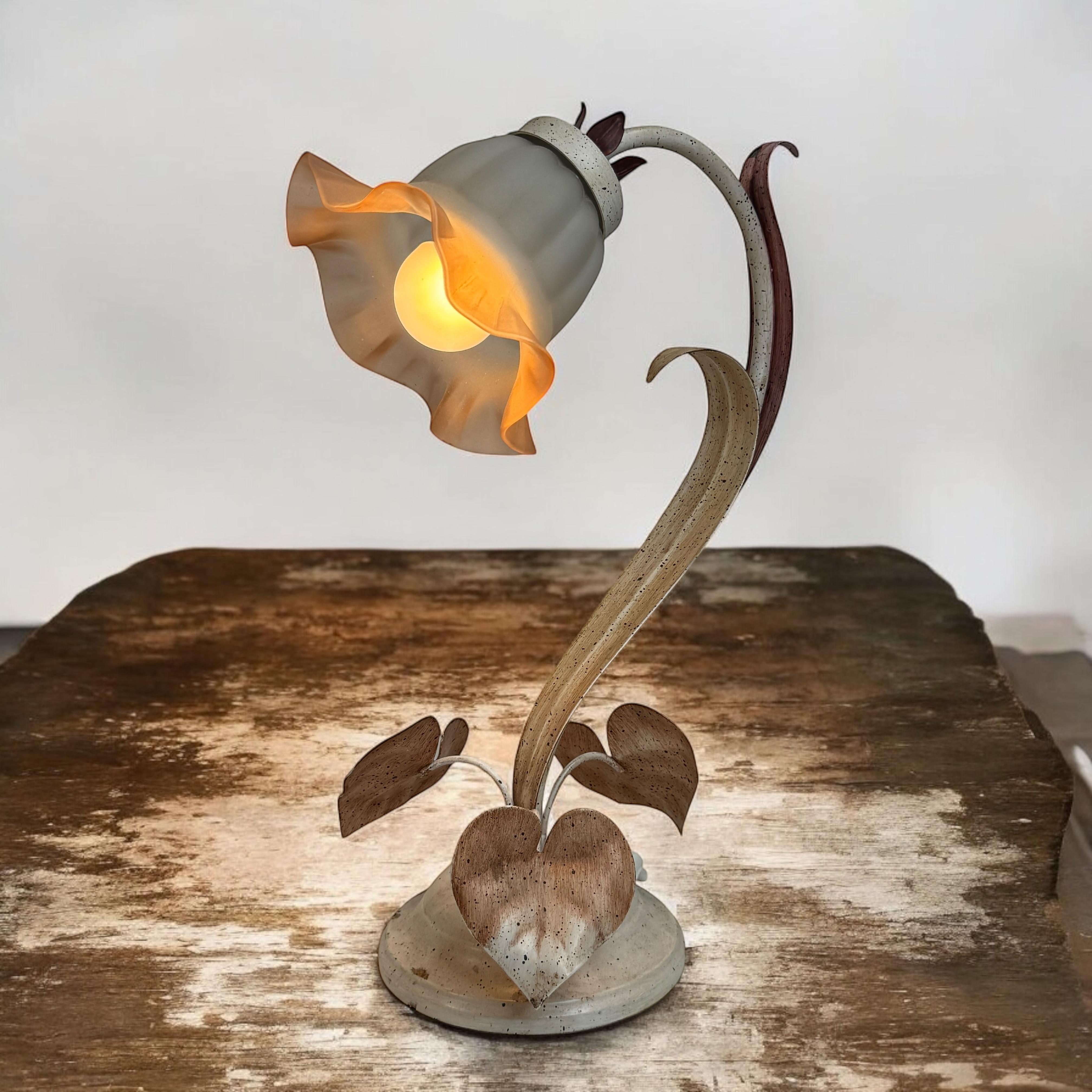 Tole Florence Glasschirm-Tischlampe Vintage Eglo Leuchten Österreich, 1970er Jahre (Metall) im Angebot