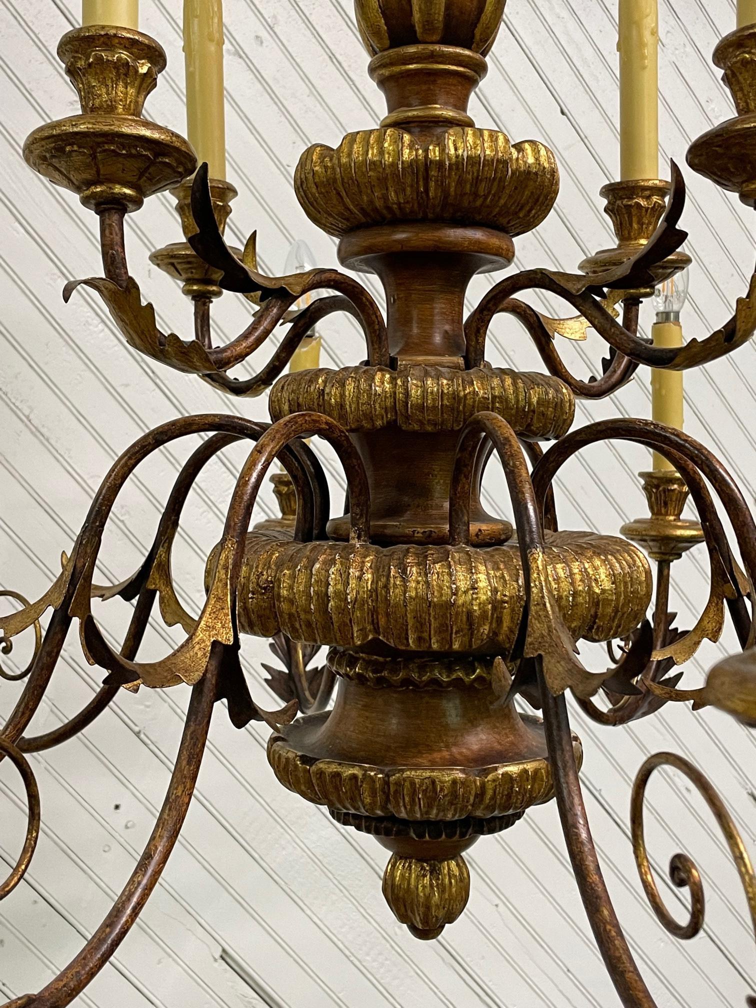 Tole Metal and Wood 12-Arm Chandelier In Good Condition For Sale In Jacksonville, FL