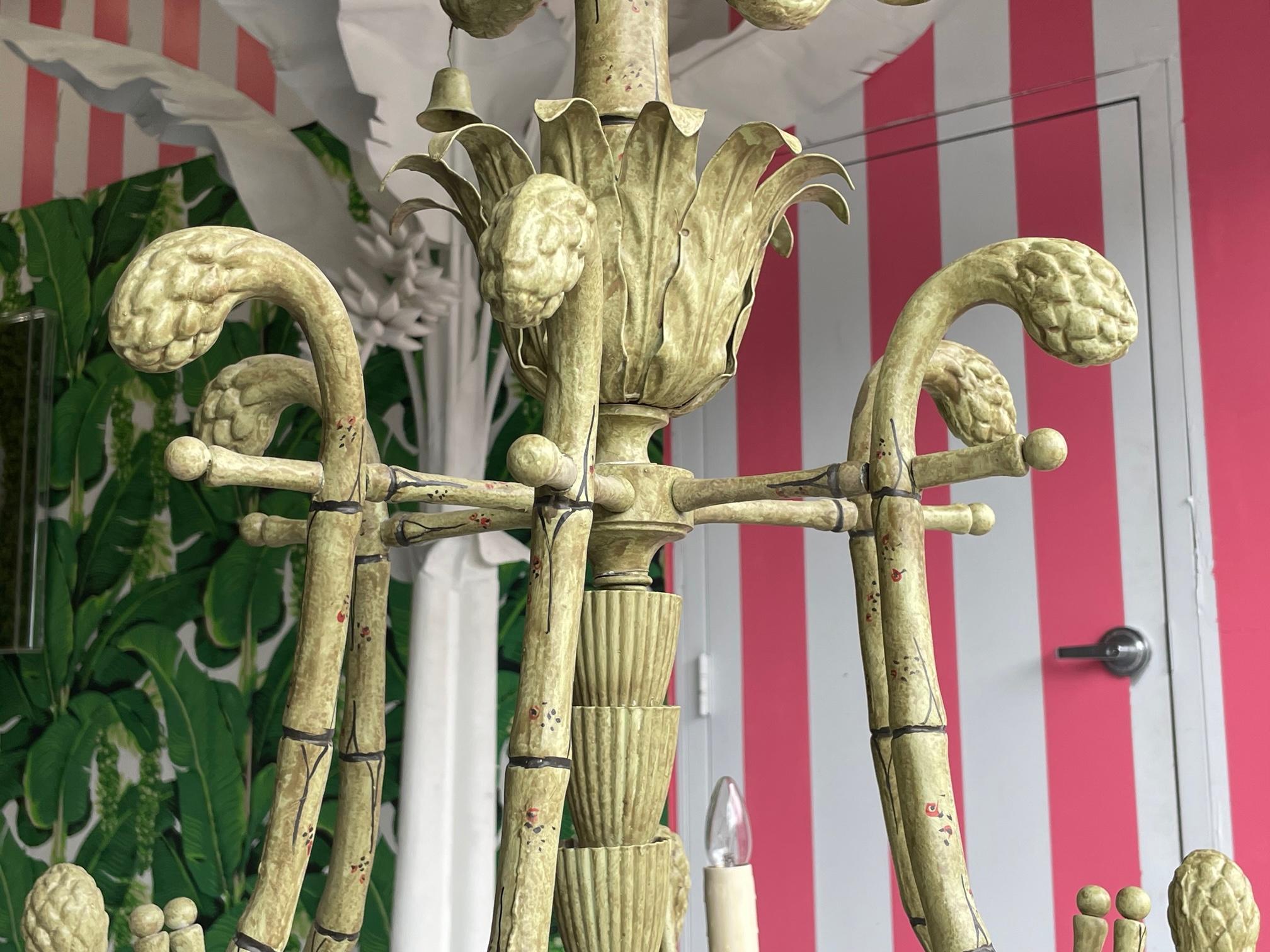Inconnu Grand lustre de style pagode en métal et faux bambou Tole de Vaughan en vente