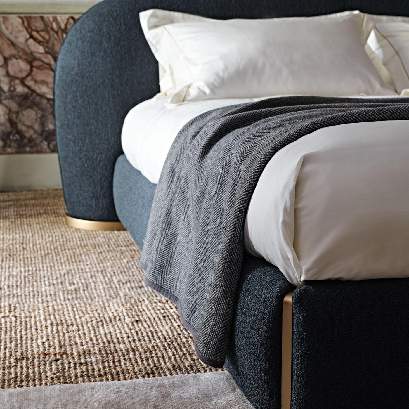 Contemporary Toledo Bed by Black Tie For Sale