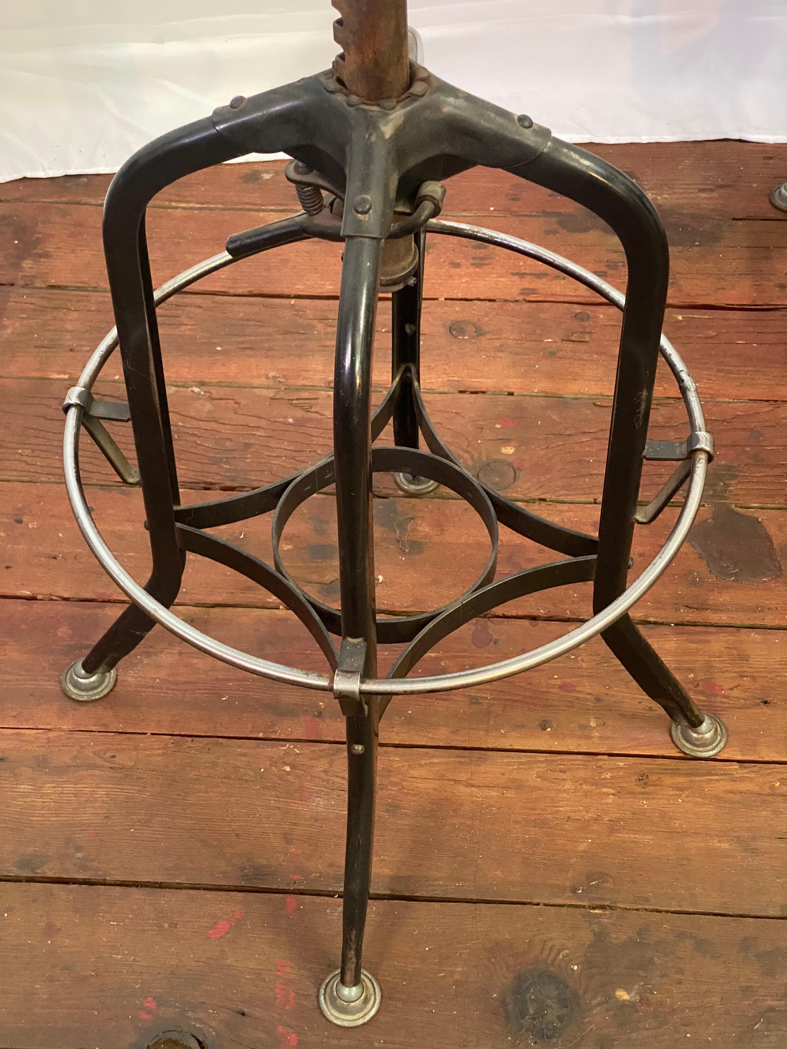 Toledo Metal Furniture Company Tabourets industriels en acier UHL, lot de 12 en vente 3