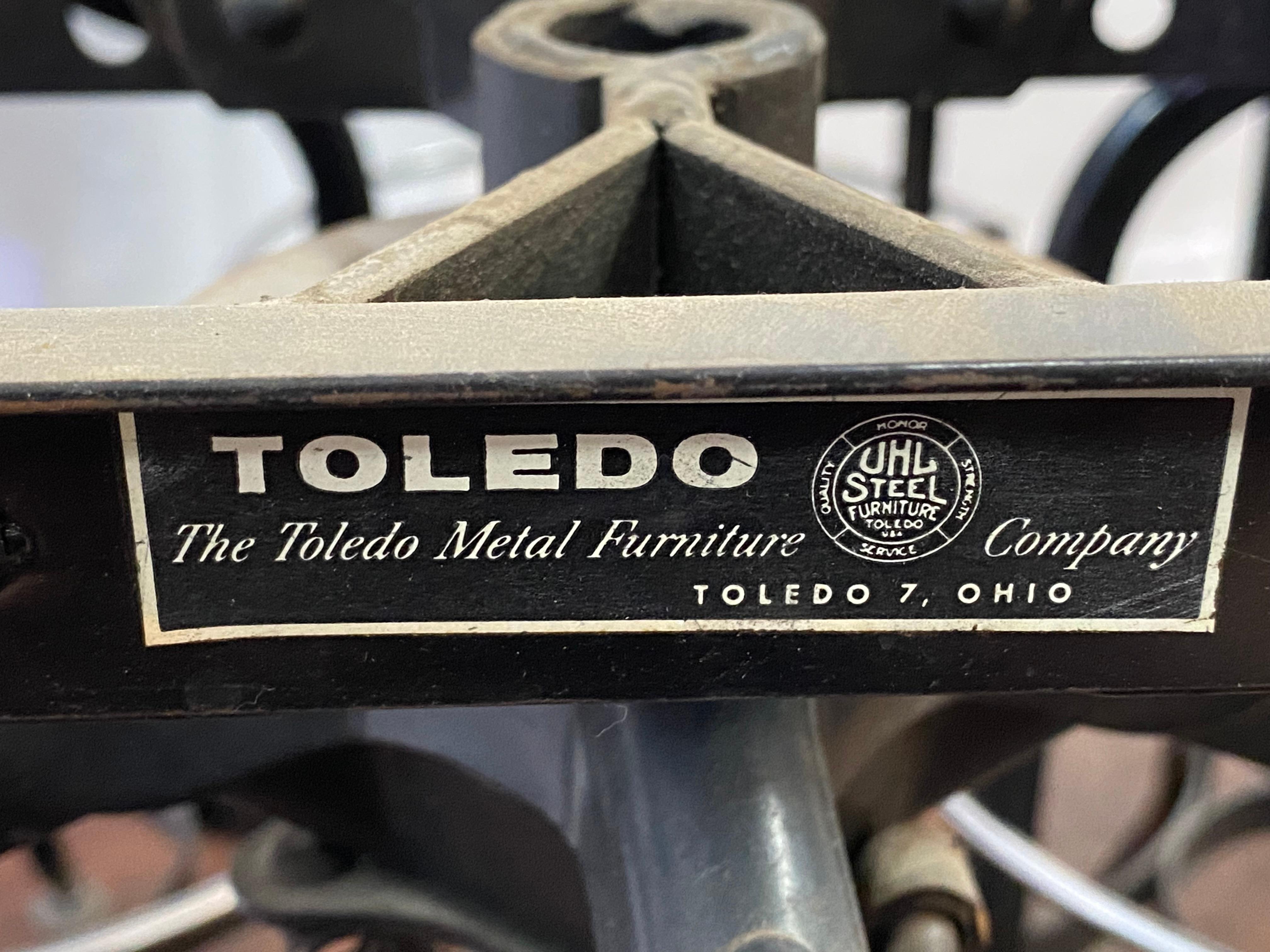 Industriel Toledo Metal Furniture Company Tabourets industriels en acier UHL, lot de 12 en vente