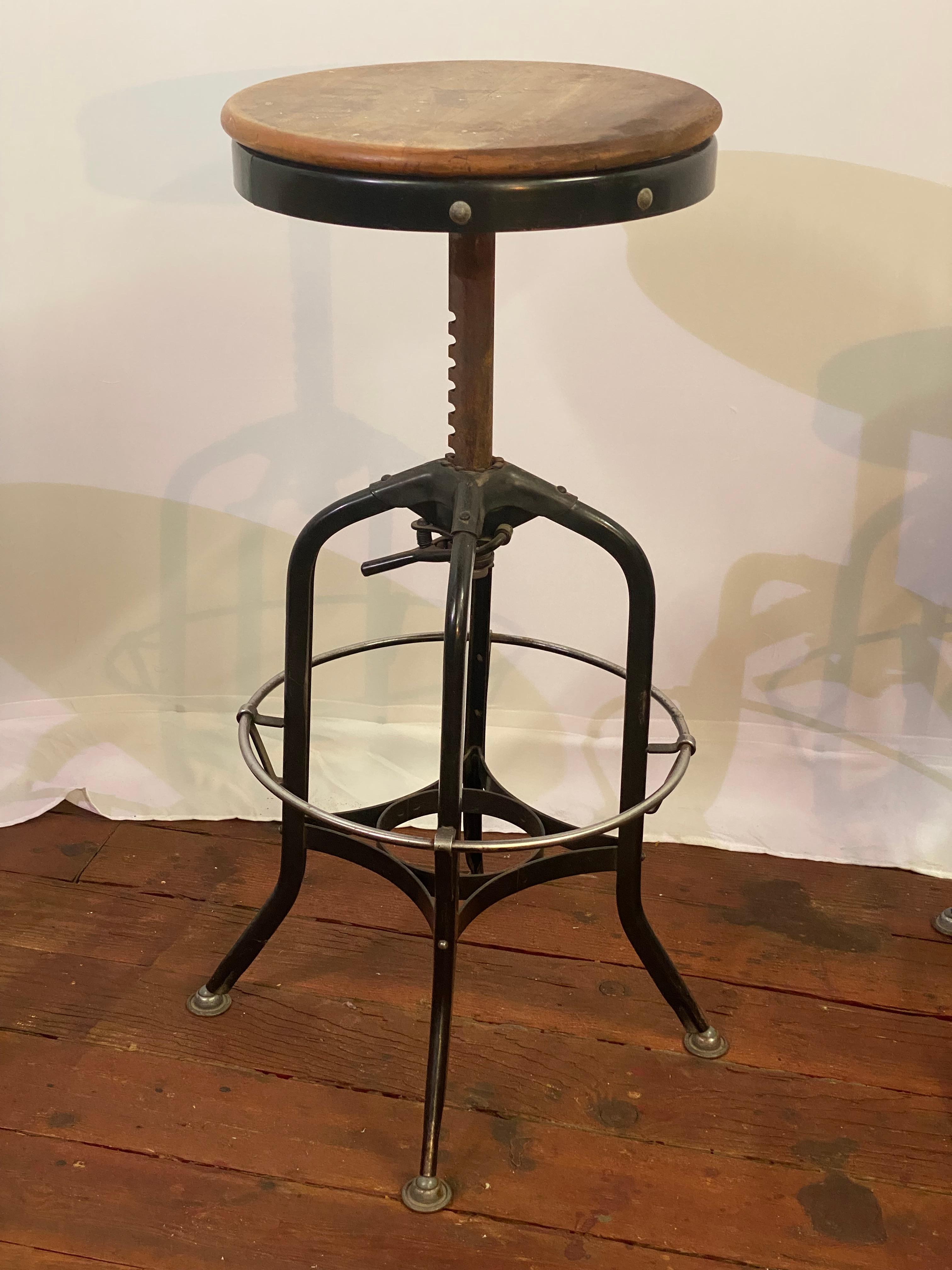 Toledo Metal Furniture Company Tabourets industriels en acier UHL, lot de 12 en vente 1