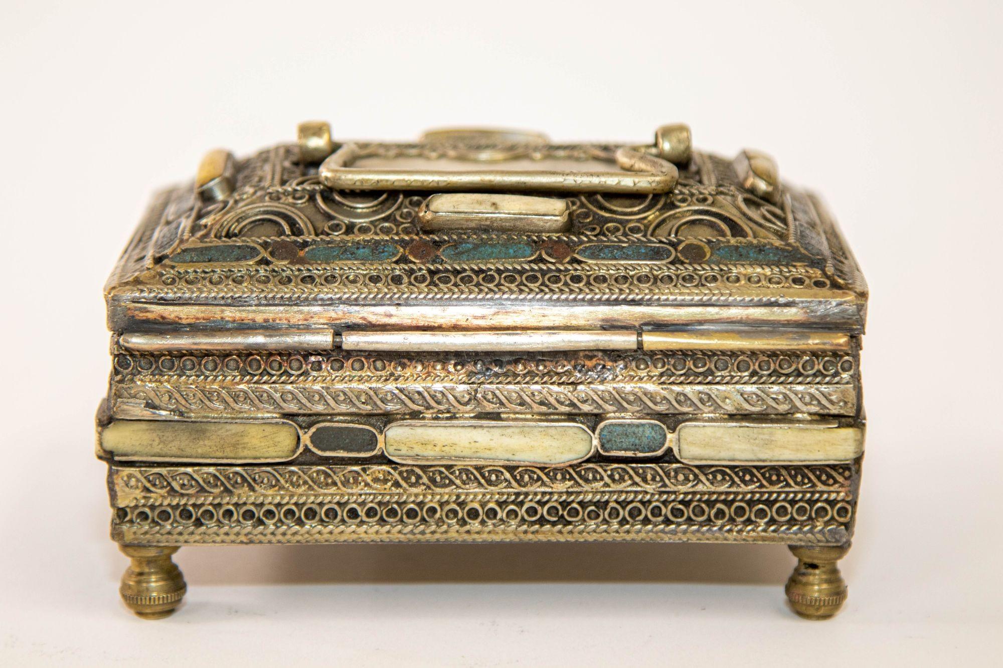 Toledo Spain Silvered Brass and Enamel Jewelry Box Islamic Moorish Style 1940s 4