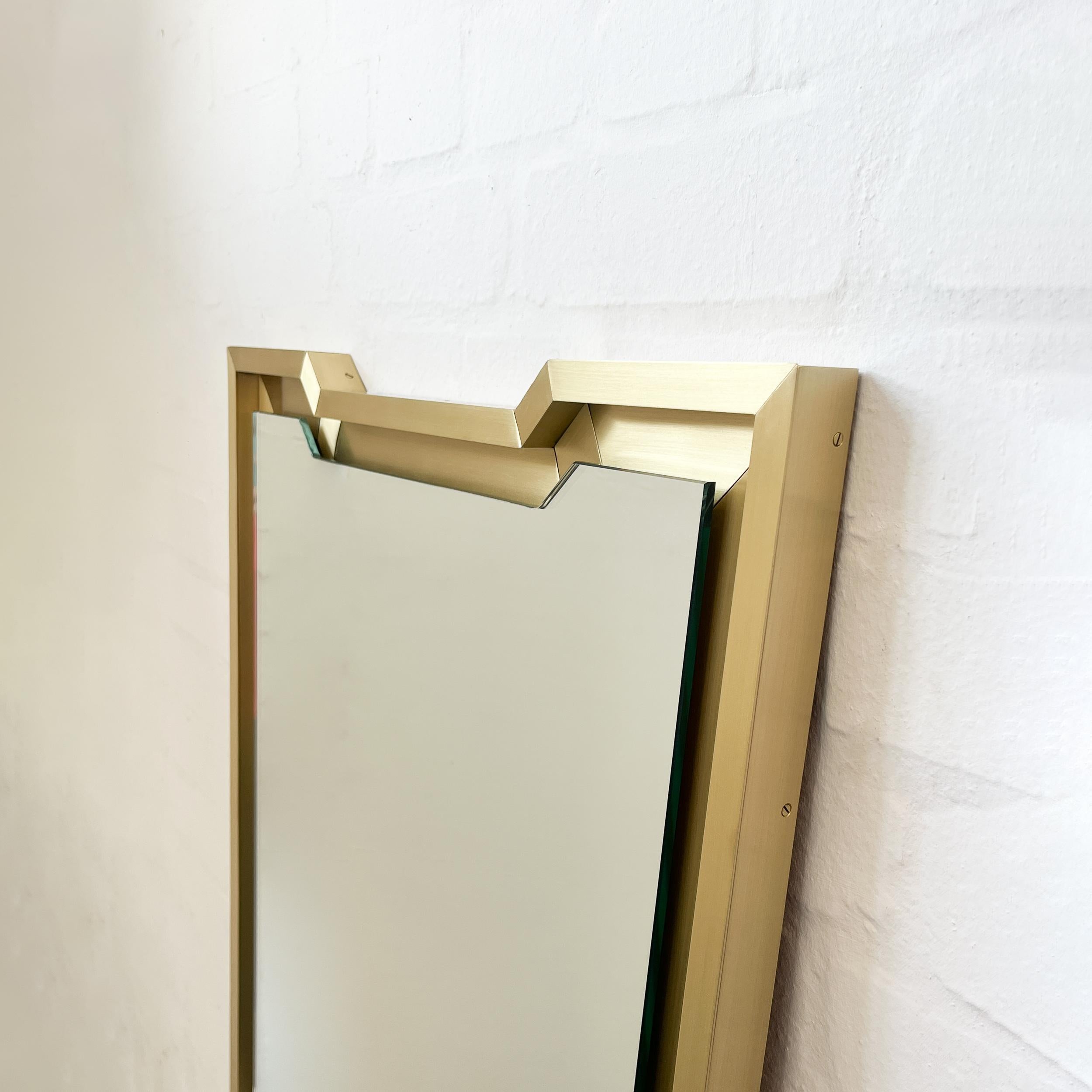 Ottone Specchio d'ispirazione vintage Toledo con cornice in ottone in vendita