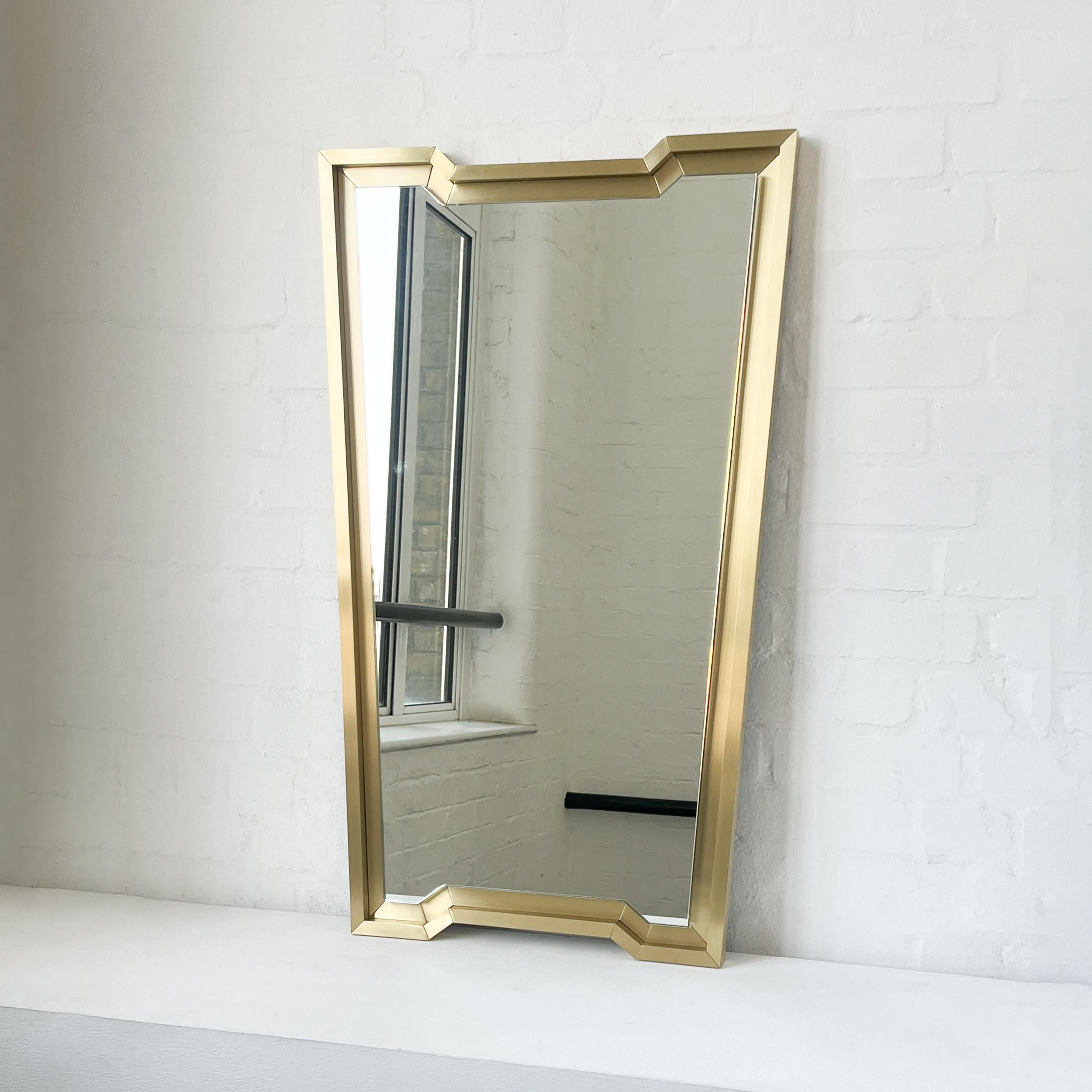 Specchio d'ispirazione vintage Toledo con cornice in ottone in vendita 1