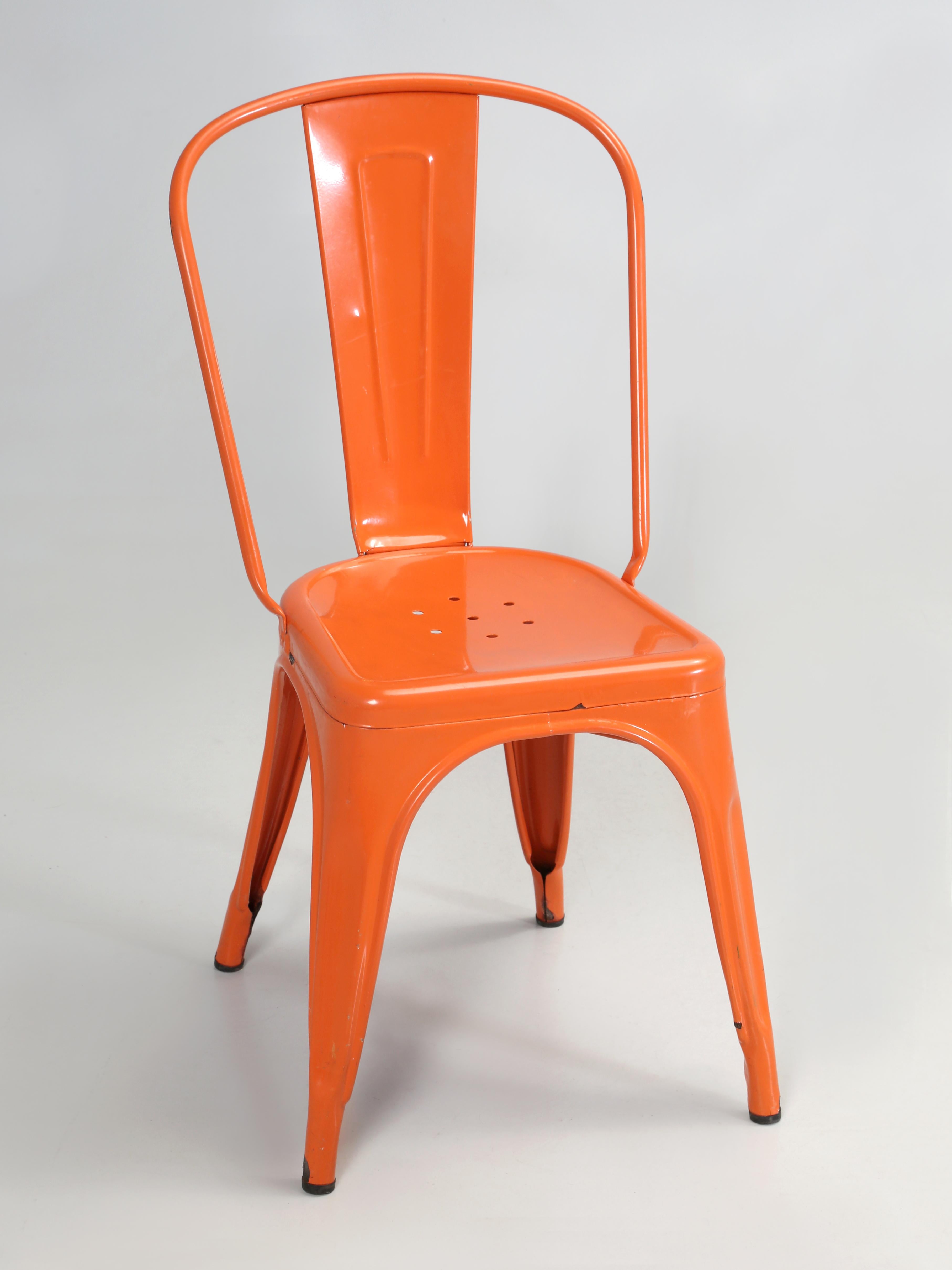 Tolix chaises empilables vintage orange en acier, fabriquées à la main, France (1300) en stock en vente 7