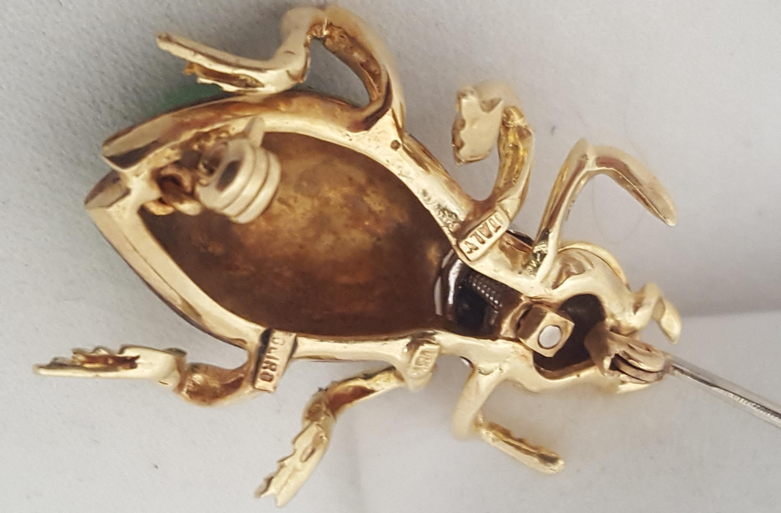 Toliro Italy 18 Karat Enamel and Diamond Bee Brooch In Excellent Condition In Palm Beach, FL