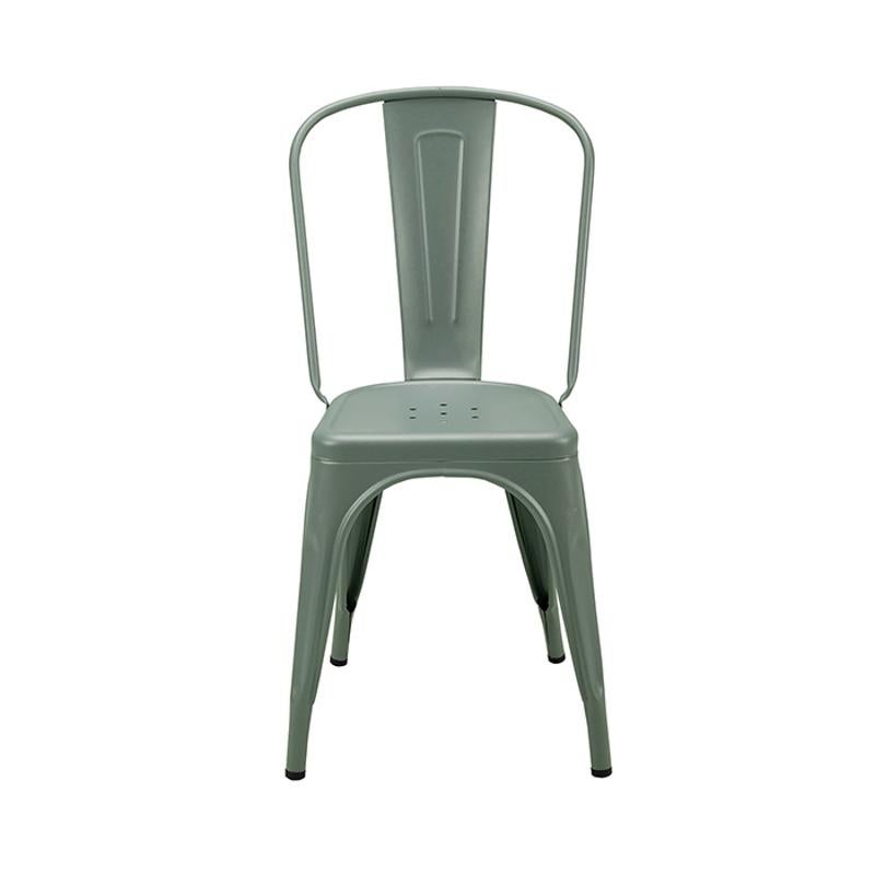 The TOLIX® A+ chair is the enhanced version of chair A (+ 4 cm) offering a seat height of 47,5 cm. This new height makes it possible to adapt to the standard height tables 74/75 cm and thus to allow a better comfort. Identical to Chair A, the A+