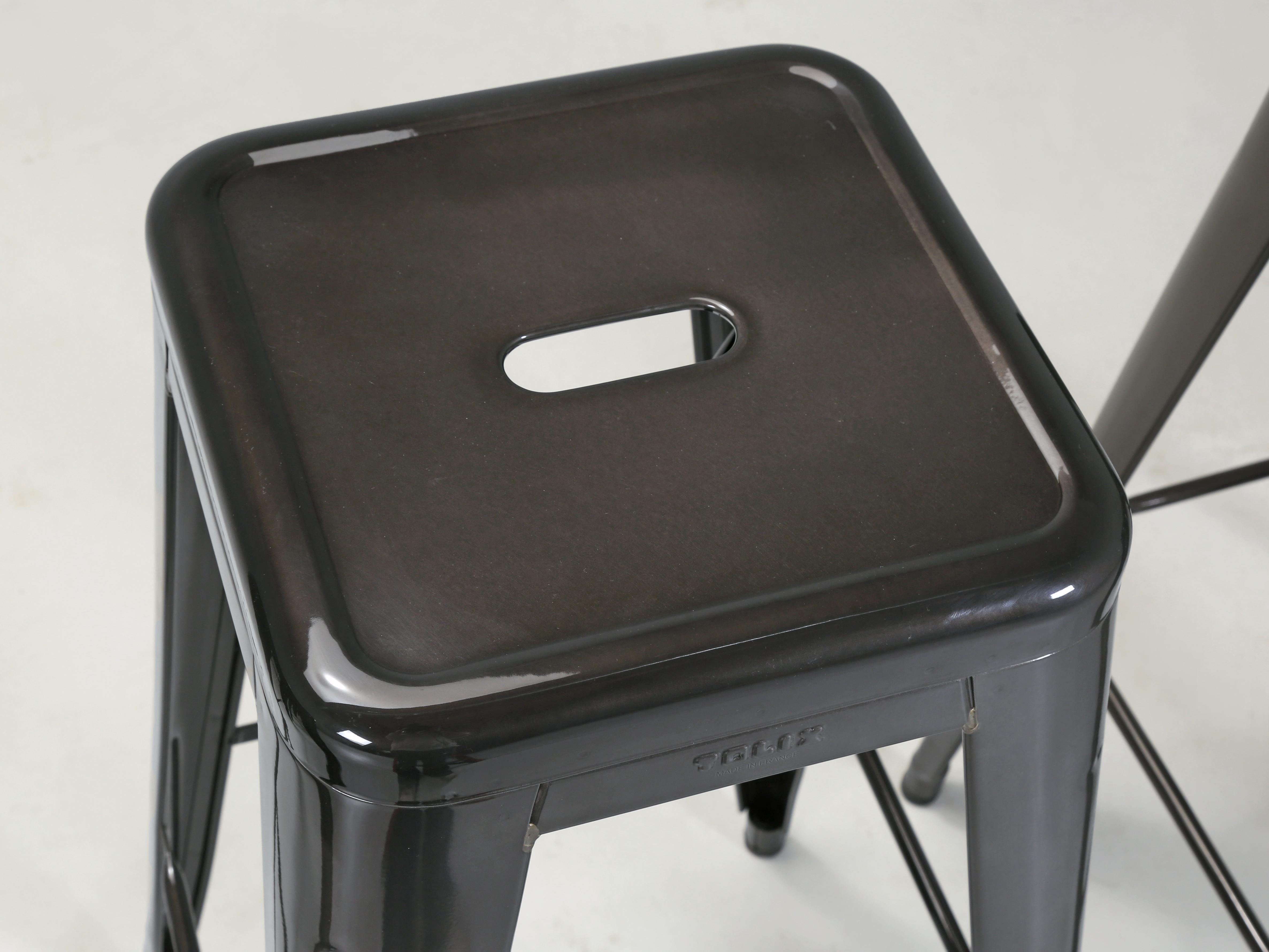 XXIe siècle et contemporain Tolix Authentic French Made in Glossy Dark Grey Bar Height Stools Set of (6) New en vente