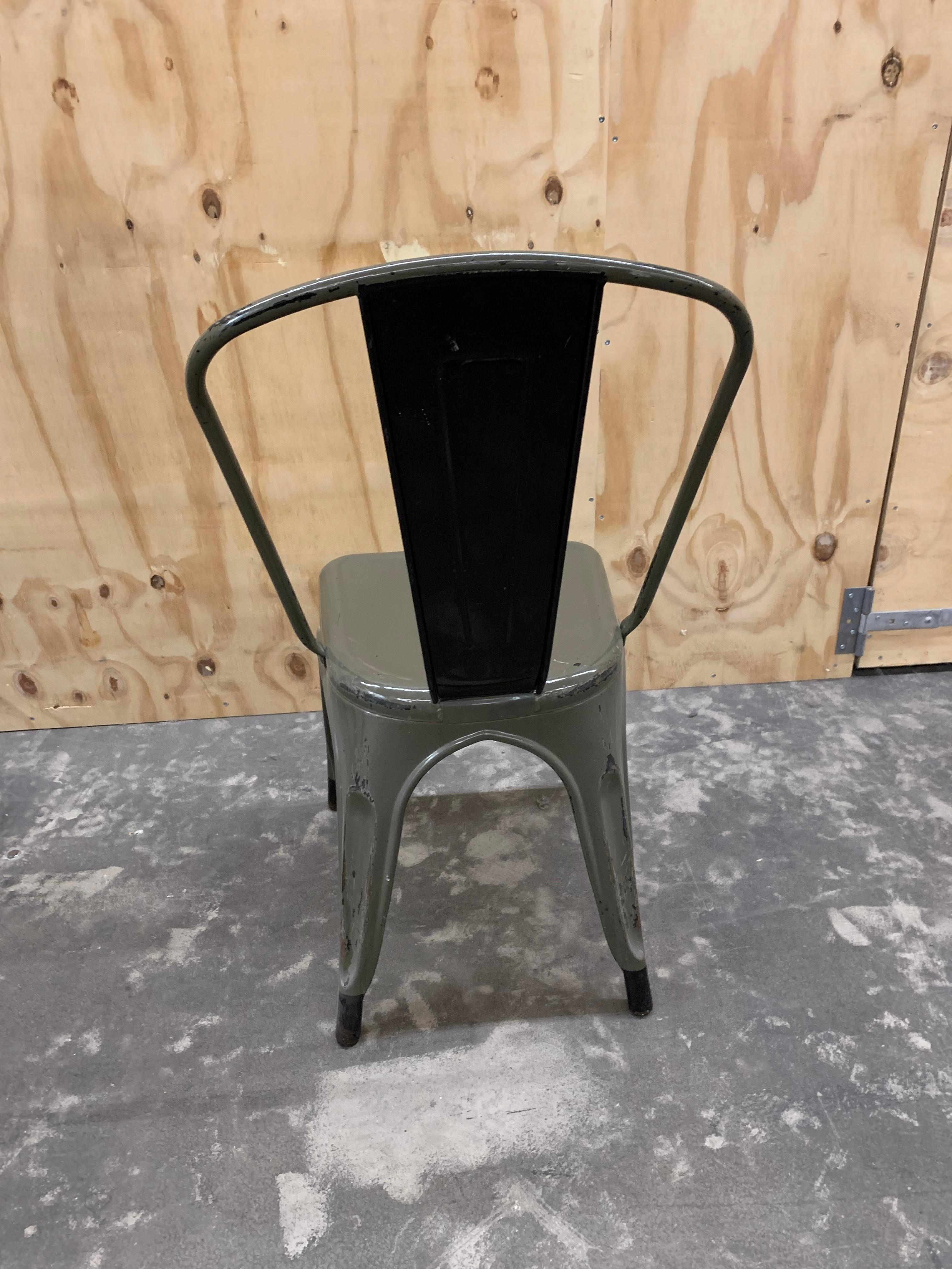 Milieu du XXe siècle Chaise de salle à manger Tolix en vente