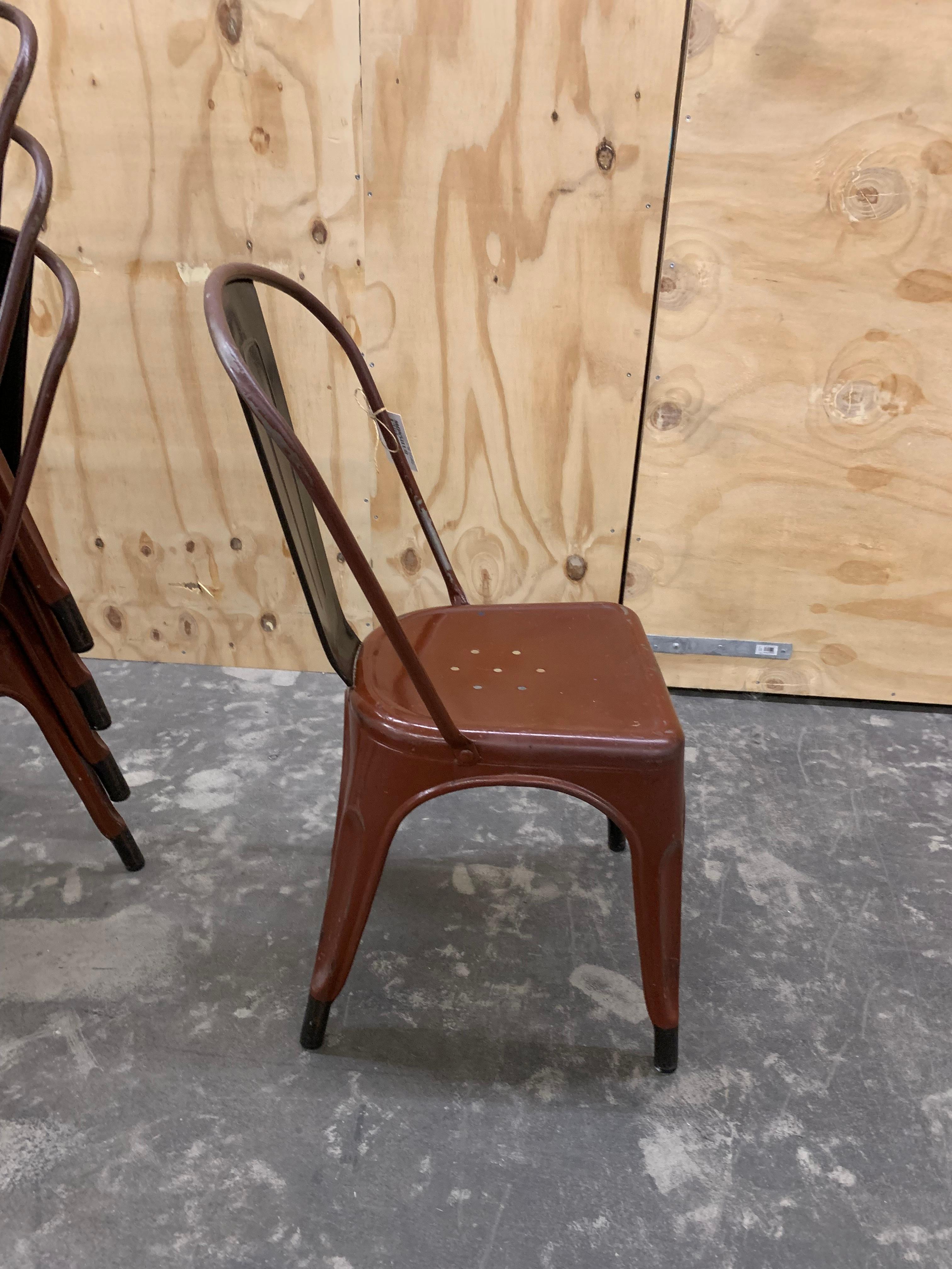 Métal Chaise de salle à manger Tolix en vente
