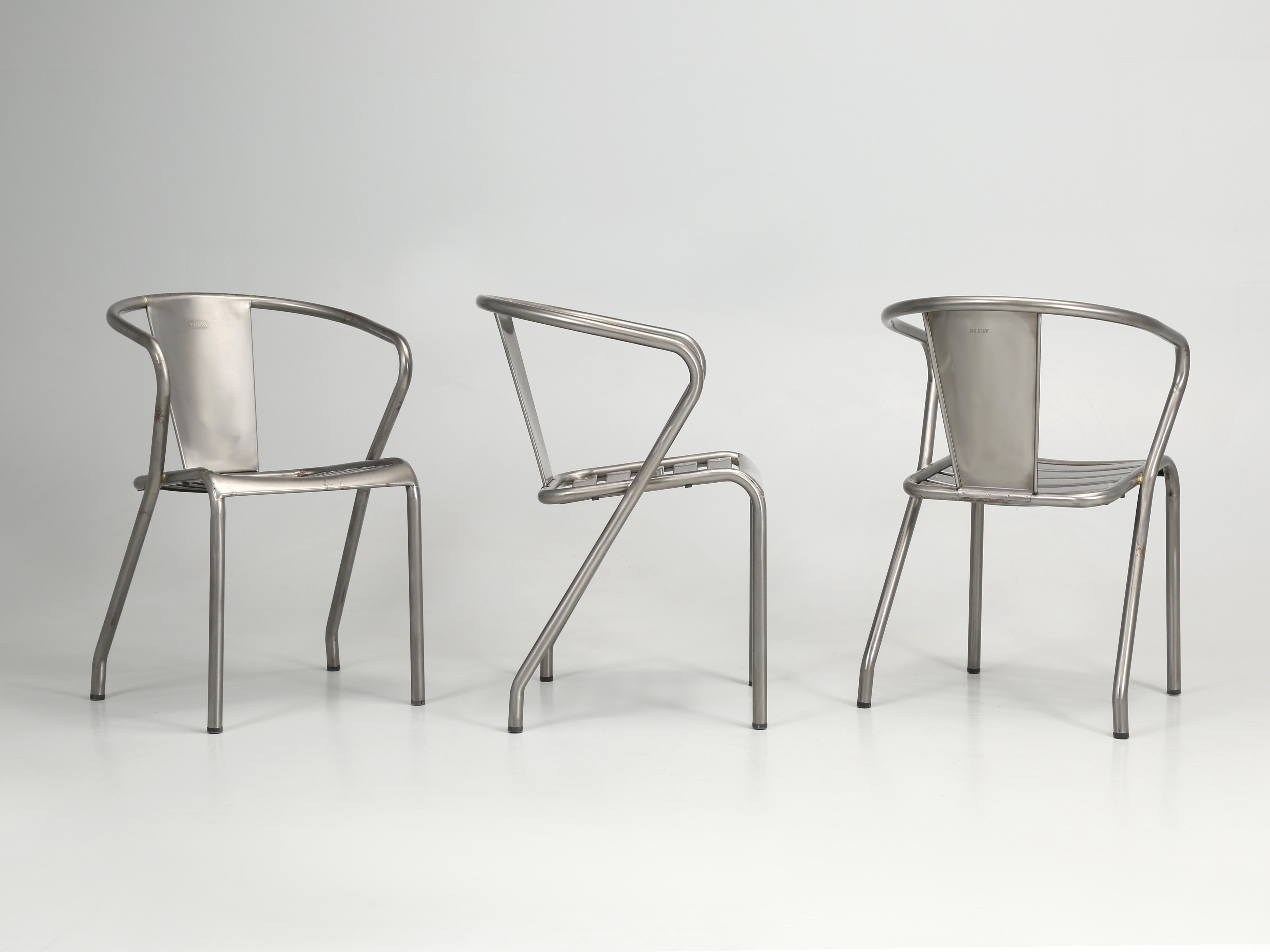 Industriel Fauteuils français Tolix avec sièges à lattes Showroom Samples Hundreds disponibles en vente