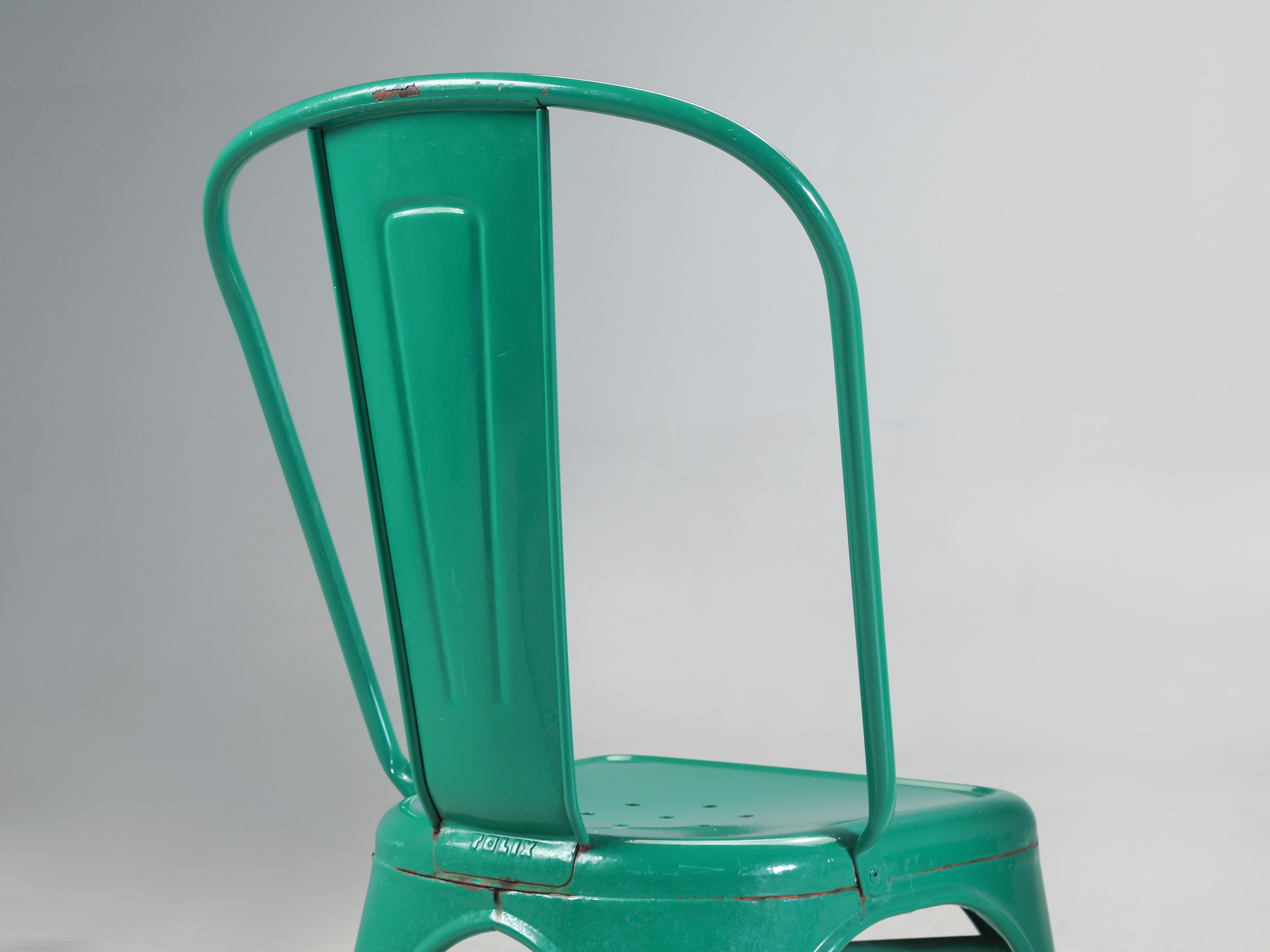 Milieu du XXe siècle Tolix set de (3) chaises vintage en acier vert envy, Hundreds plus disponibles en vente