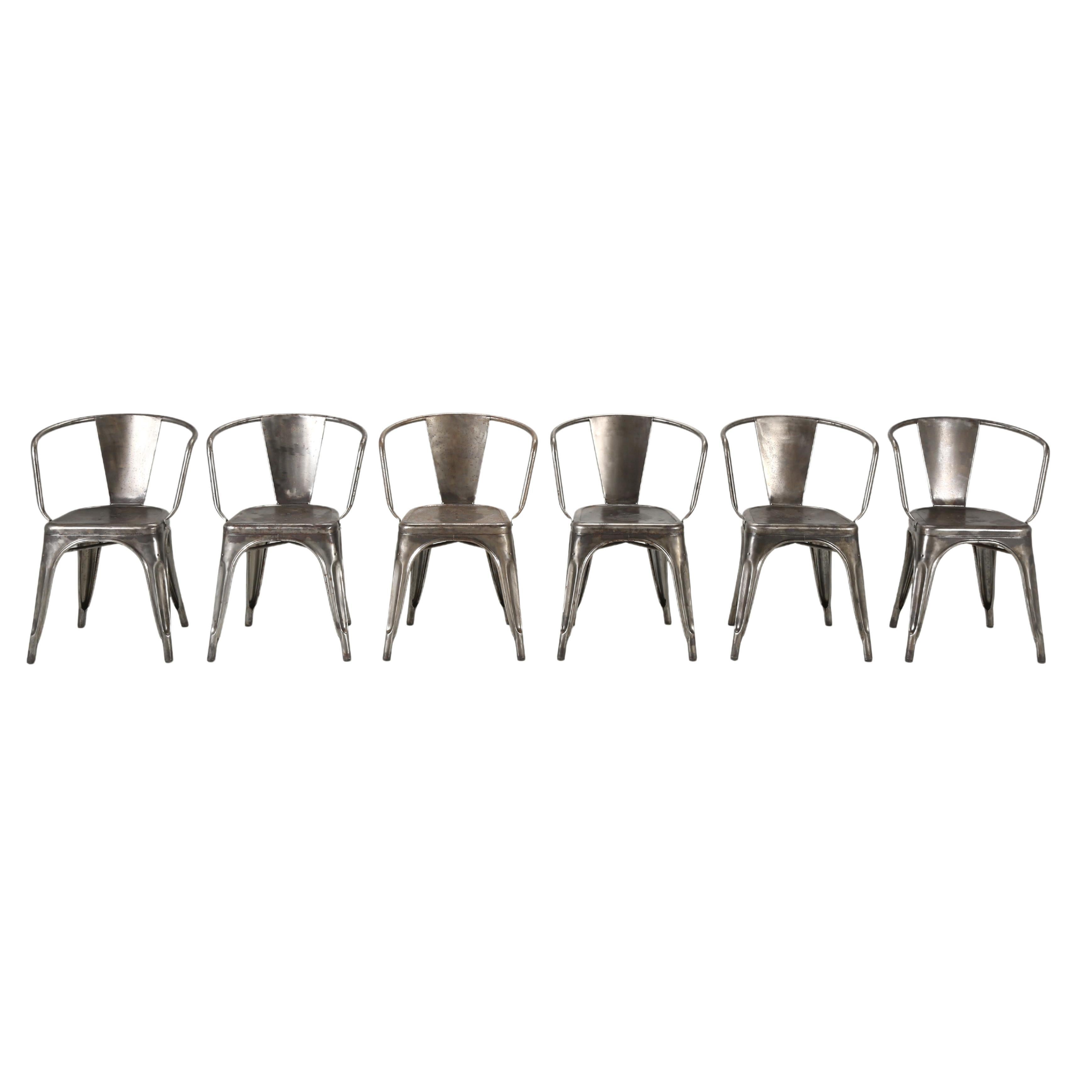 Tolix chaises empilables en acier brut 40 disponibles, ou 100 en peinture d'origine
