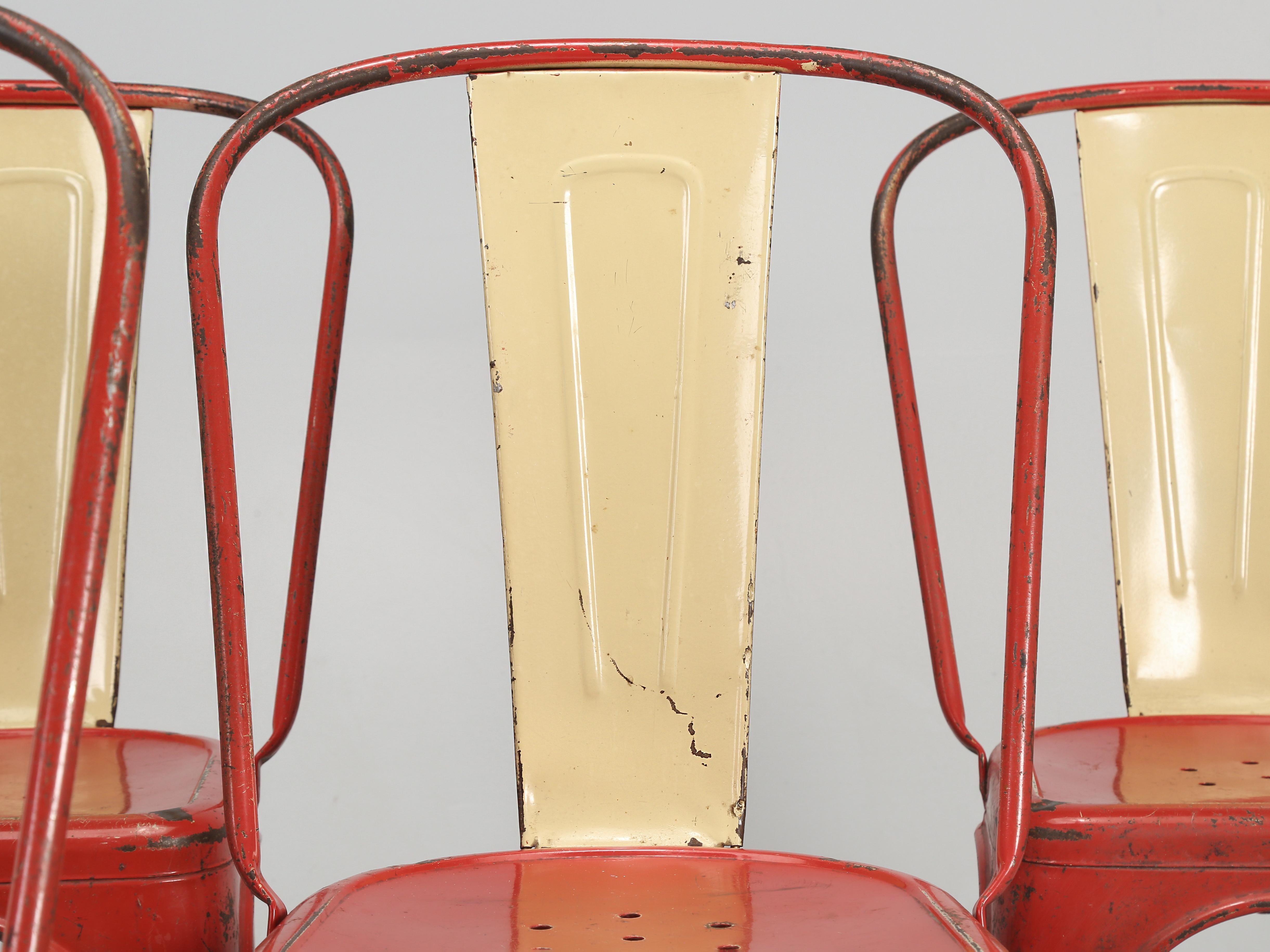 Tolix Stahlstühle Französisch ca. 1950er Jahre Originalfarbe '1500' Erhältlich sowohl neu als auch gebraucht (Handgefertigt) im Angebot