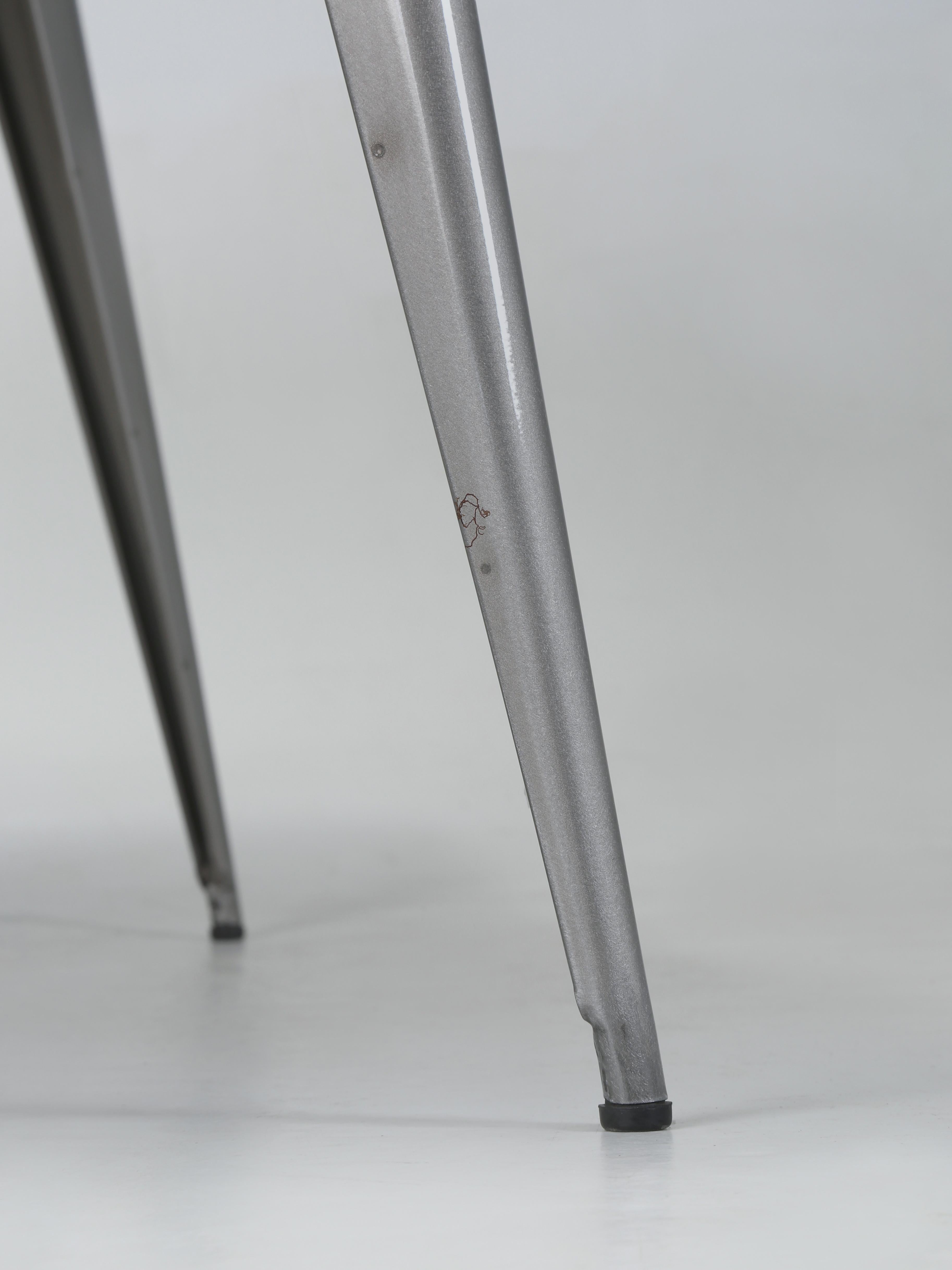 Tolix Steel Small Table Made in France Powder Coated Silver As New Condition For Sale 5