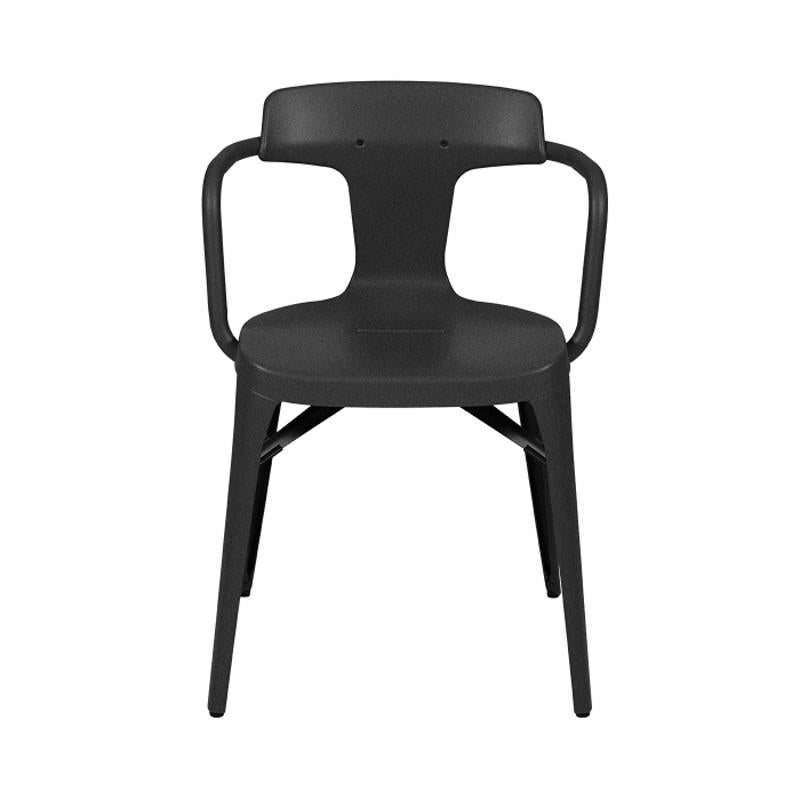 Conçu par Patrick Norguet en 2014, le design véritablement moderne de la chaise T14 a introduit l'innovation dans le processus de fabrication de TOLIX®, pour une pièce exceptionnelle. Un design ergonomique et monobloc rend l'assise extrêmement