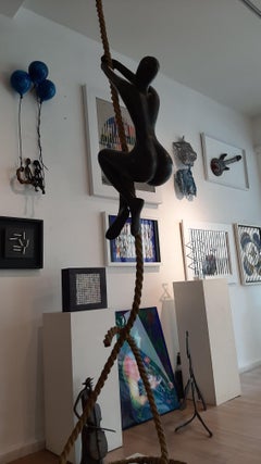 Tolla Inbar, Encouragement, Bronze sculpture