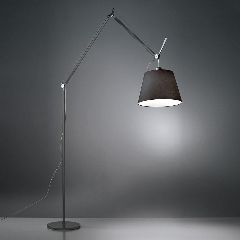 Moderne Lampadaire Tolomeo Mega en fibre noire de Michele De Lucchi et Giancarlo Fassina en vente