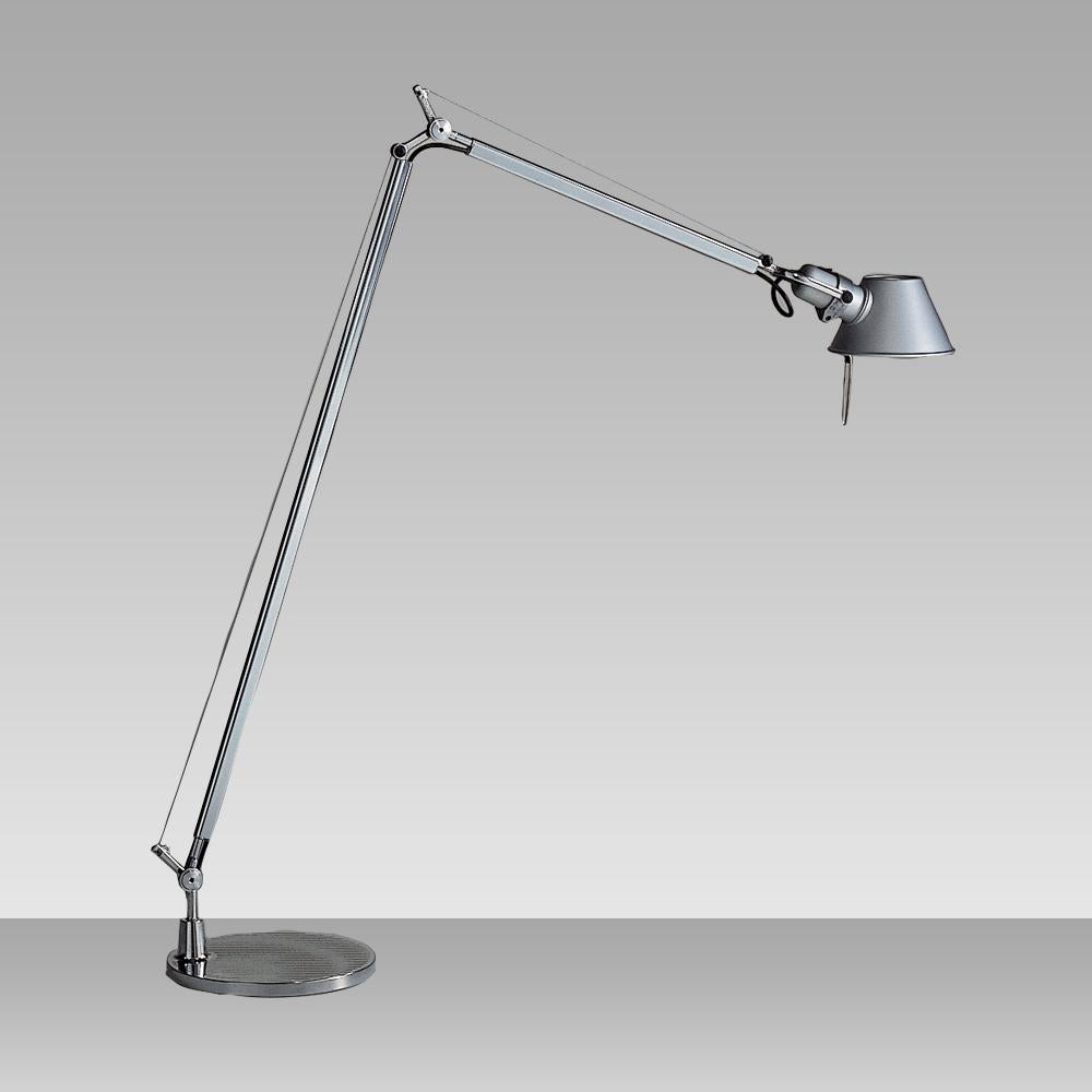 An extension to the iconic Tolomeo family, Tolomeo reading floor is an adaptation of the iconic Tolomeo table lamp into a reading floor lamp. 

Available with or without shade.

Materials:
Fully adjustable articulated arm structure in extruded