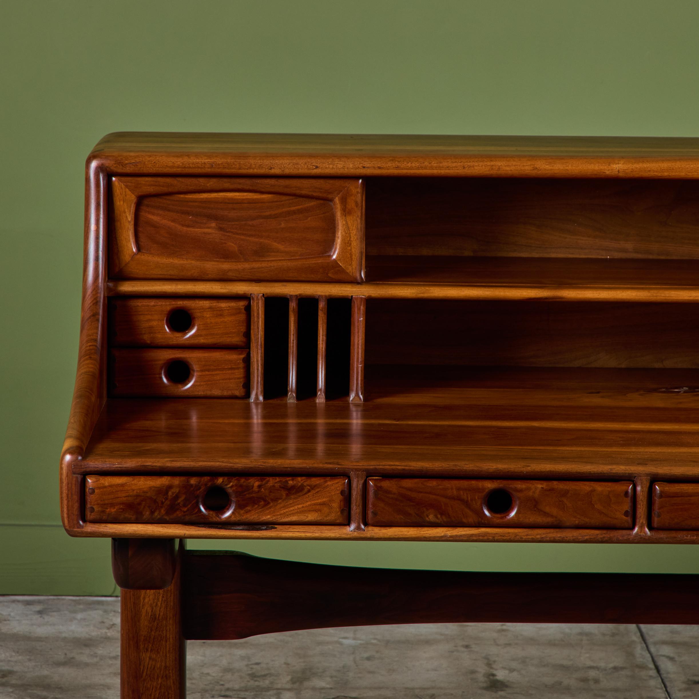 Mid-Century Modern Bureau d'artisanat Tom Bendon Studio en vente