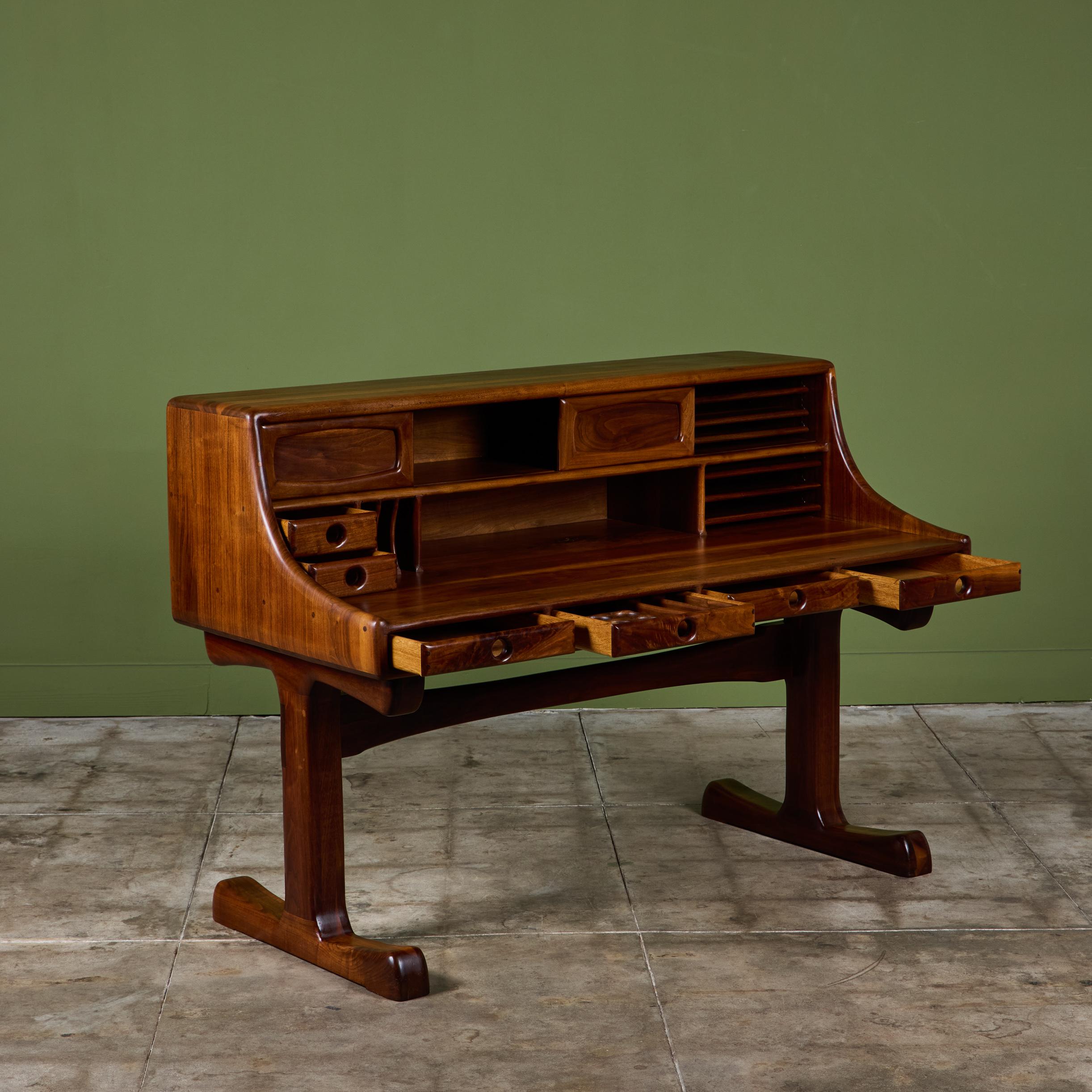 Bureau d'artisanat Tom Bendon Studio en vente 1