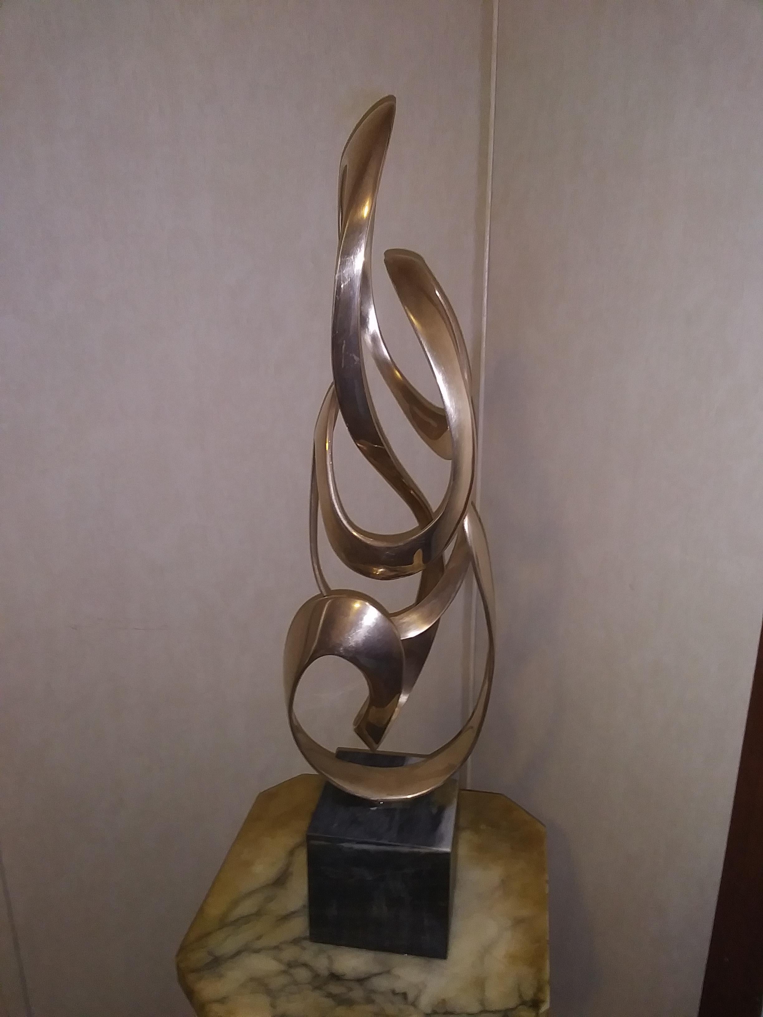 A beautiful bronze sculpture by twin artists Bob and Tom Bennett, renowned for their work in bronze. The sculpture stands at 22 inches tall and makes a fabulous addition to any sculpture collection.