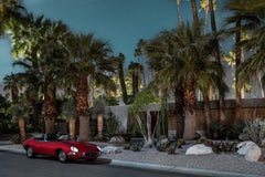 Jaguar E Type Rojo de Mediados de Siglo, Arquitectura Moderna de Medianoche Palm Springs