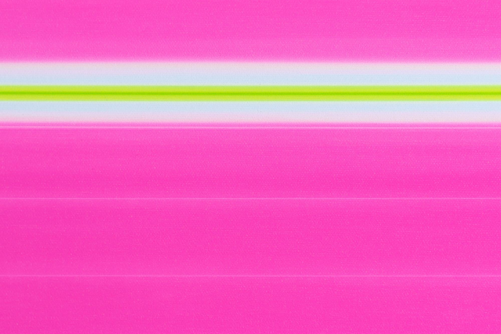 „Luminous Lilly Pulitzer Pink“ Abstraktes Gemälde in Mischtechnik auf Leinwand gerahmt im Angebot 1