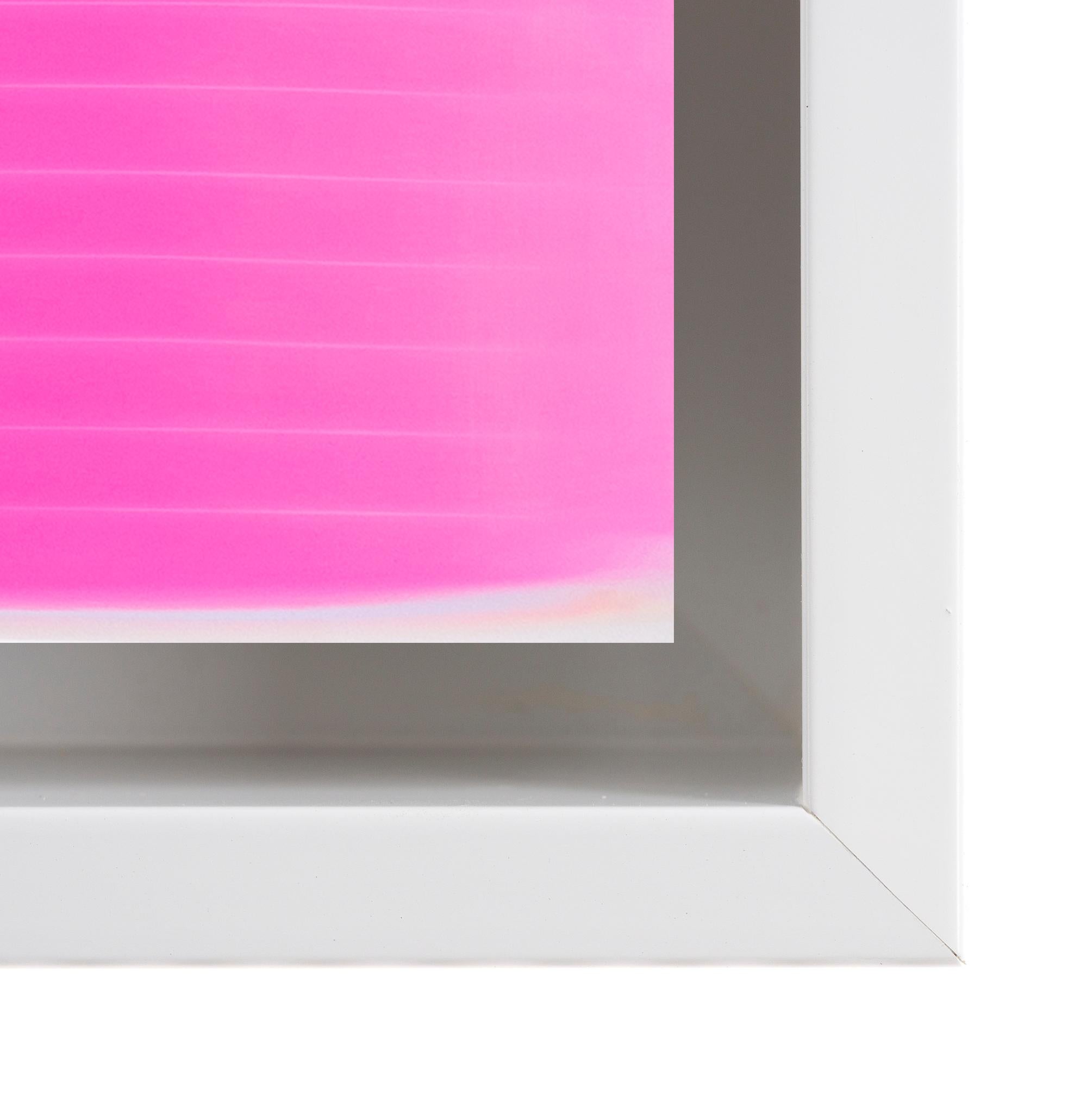 Peinture abstraite technique mixte sur toile encadrée « Luxous Lilly Pulitzer Pink » en vente 2
