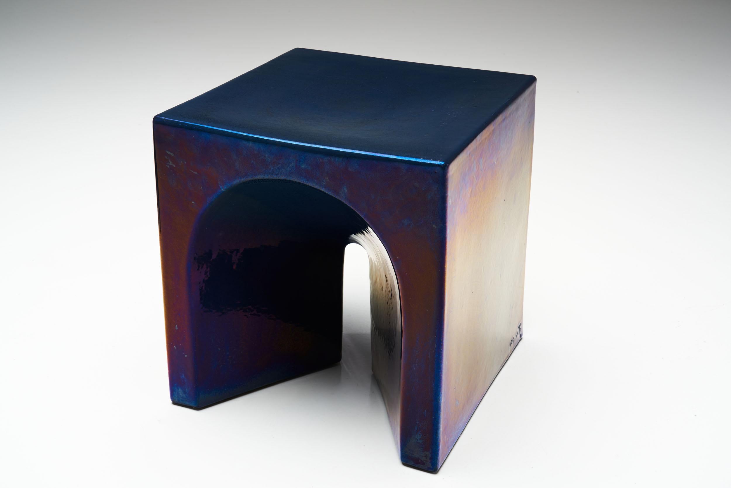 Glasierter Stuhl und Tisch von Tom Bruinsma für Mobach Ceramics, Niederlande im Angebot 5