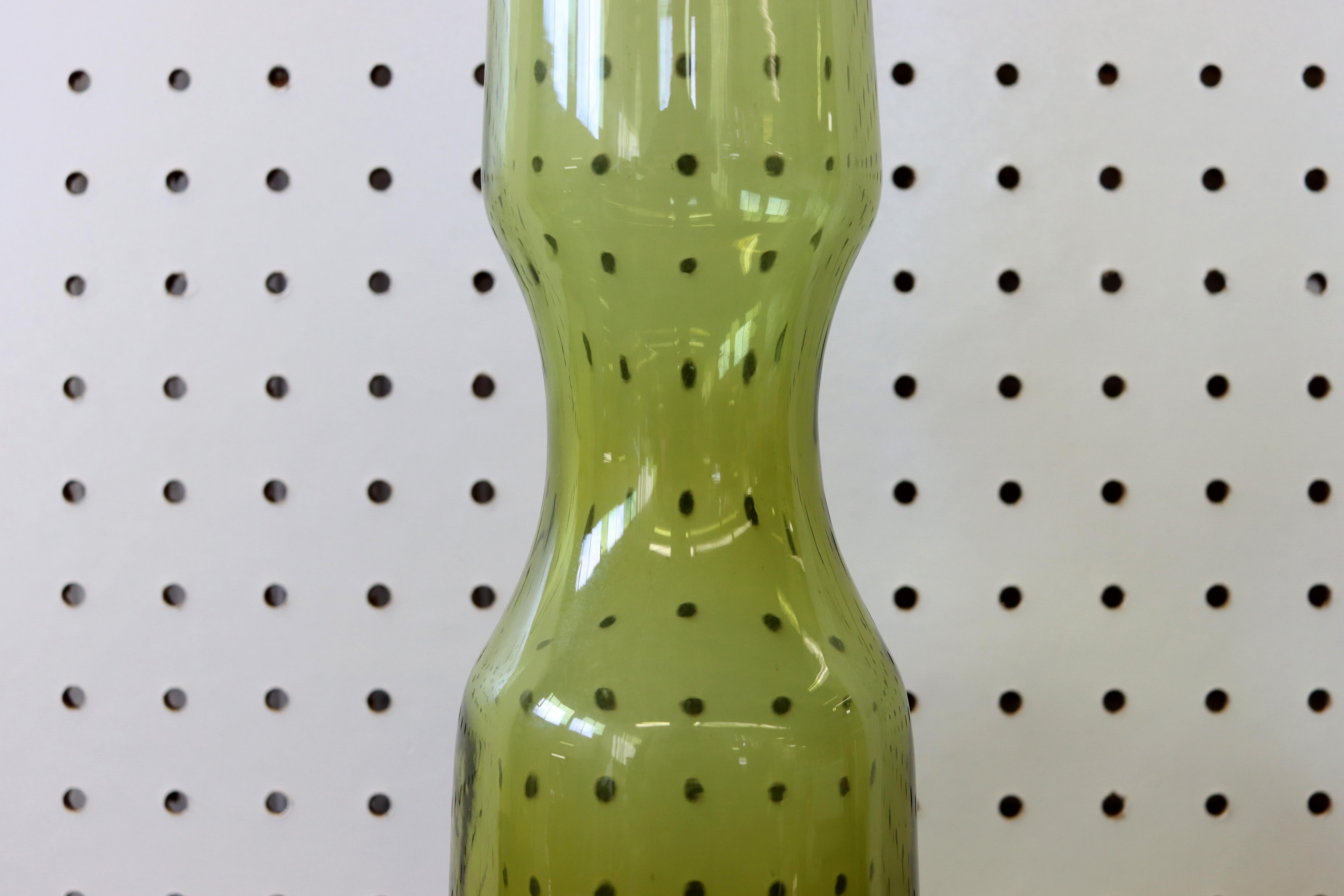 Mid-Century Modern Tom Connally Modernist Blown Glass Decanter for Greenwich Flint-Craft
