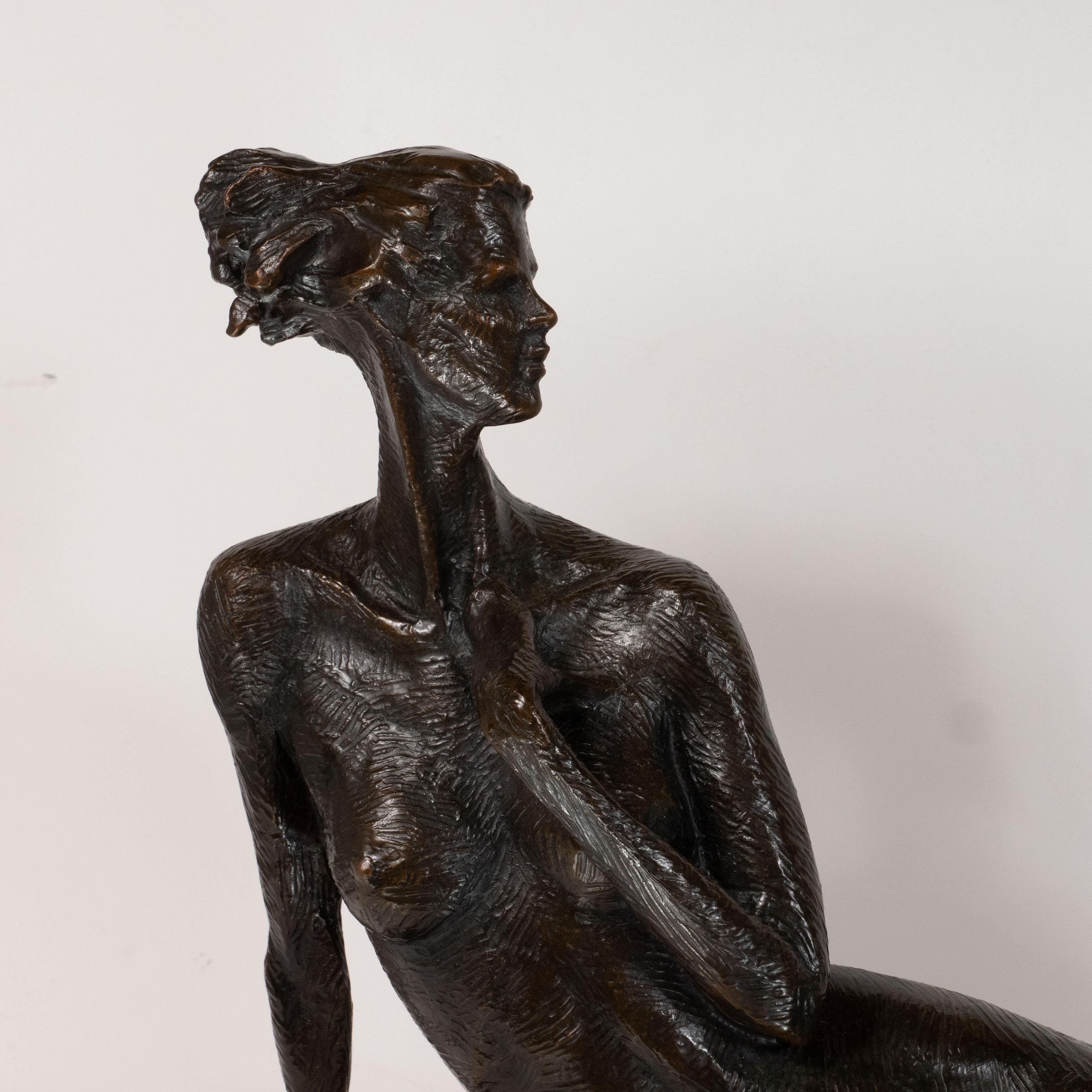 Reclining Nude – Sculpture von Tom Corbin