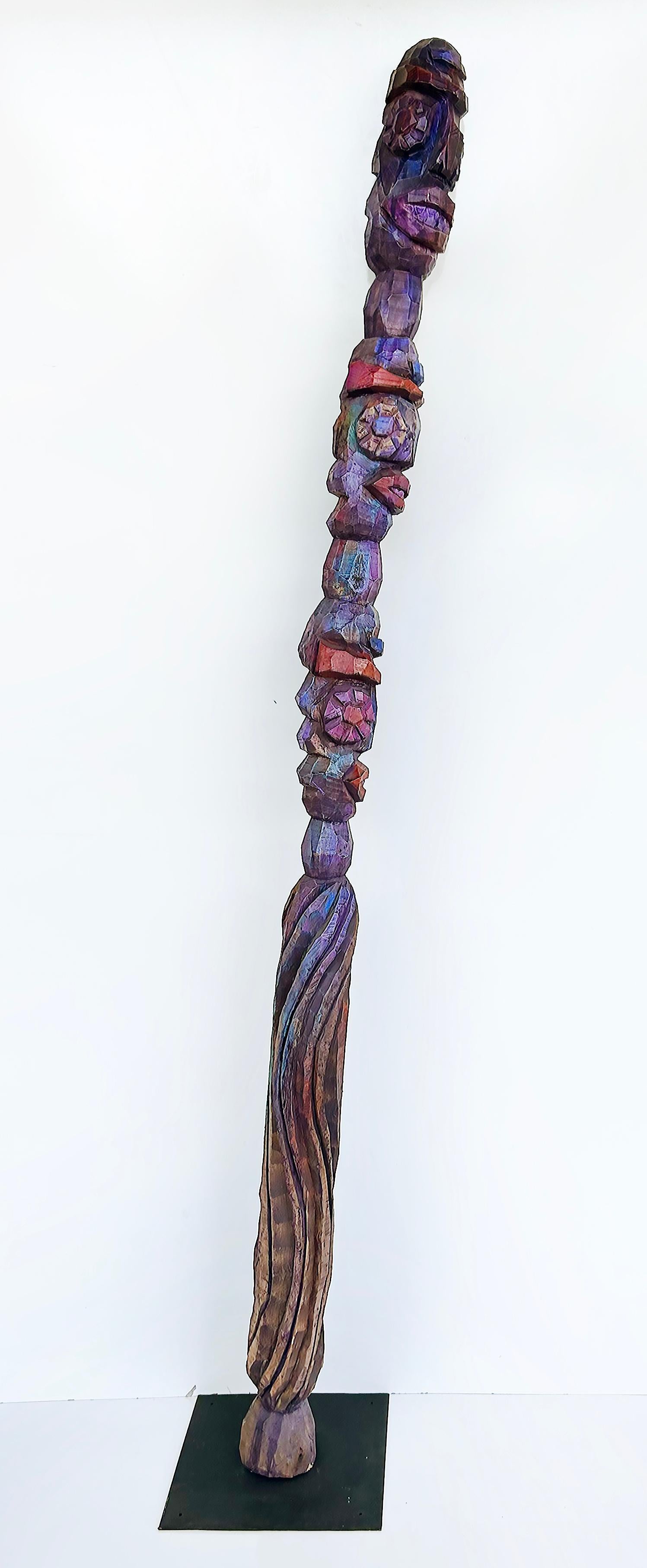 Tom Cramer Arte Popular Primitivo Americano Escultura Tótem Tallada 1994

Se ofrece a la venta una adquisición reciente de una finca de Nueva York. Ésta es una maravillosa escultura tótem de arte popular primitivo, muy tallada, pintada y