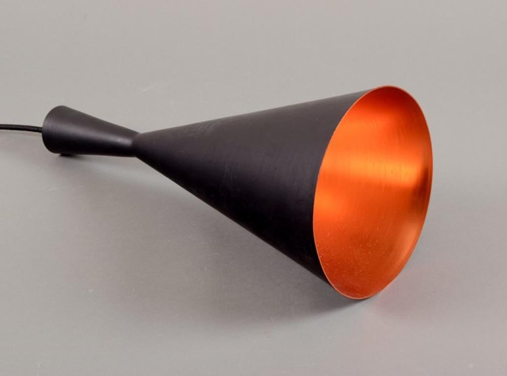 Britannico Tom Dixon. Beat Light Pendente alto in metallo martellato. in vendita