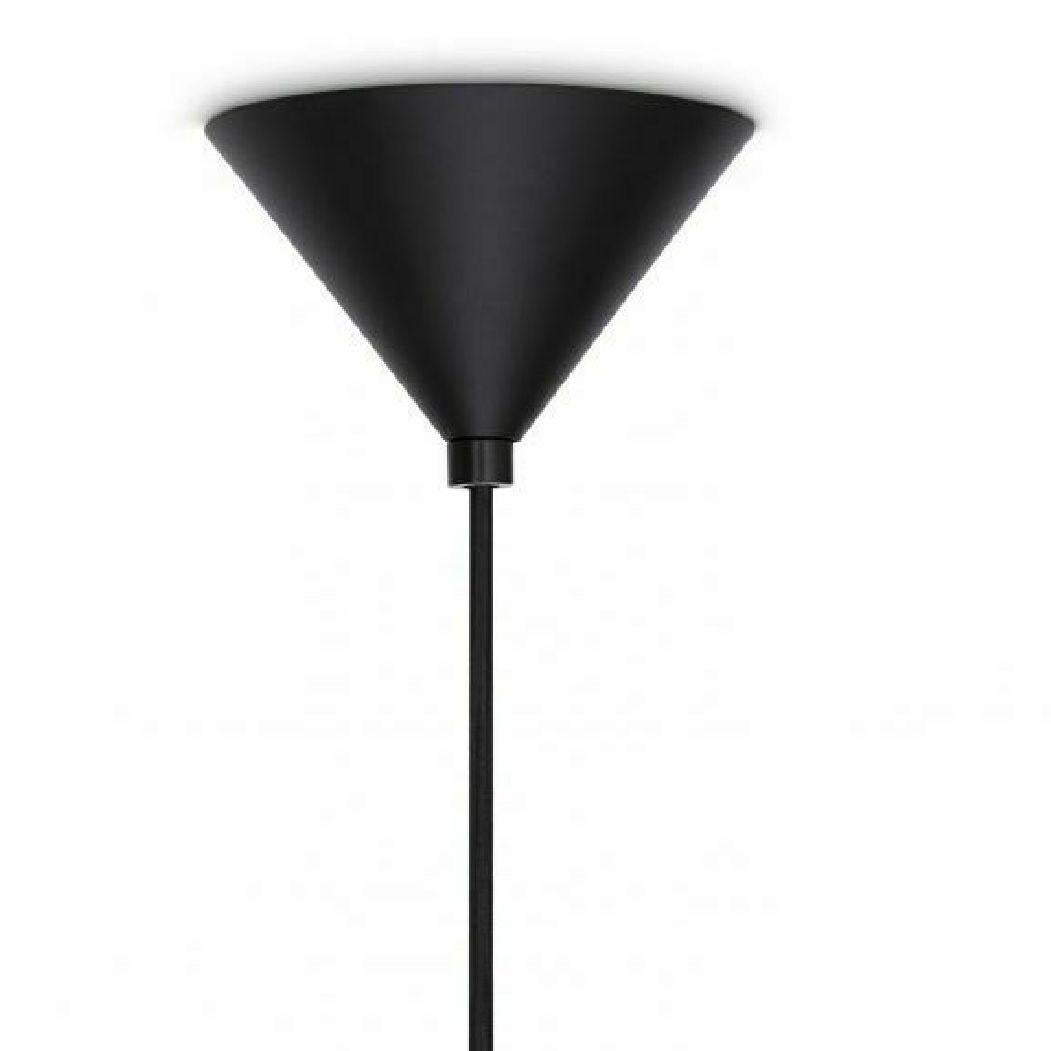 Tom Dixon beat stout pendant light fixture, gray, modern lighting, UK. Iconic cont emporary design. New in box, never installed. MSRP 1270 USD.

Beat Stout is a large ceiling light in a matte grey finish, which contrasts with the silver interior
