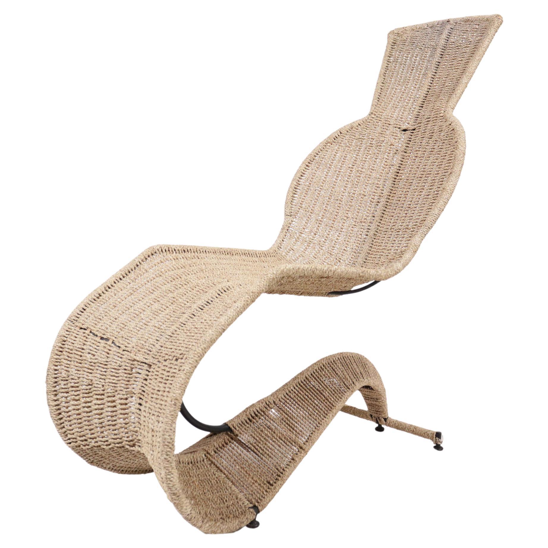 Chaise à bascule Tom Dixon Bolide Iron Woven Seagrass de Londres 1991 en vente