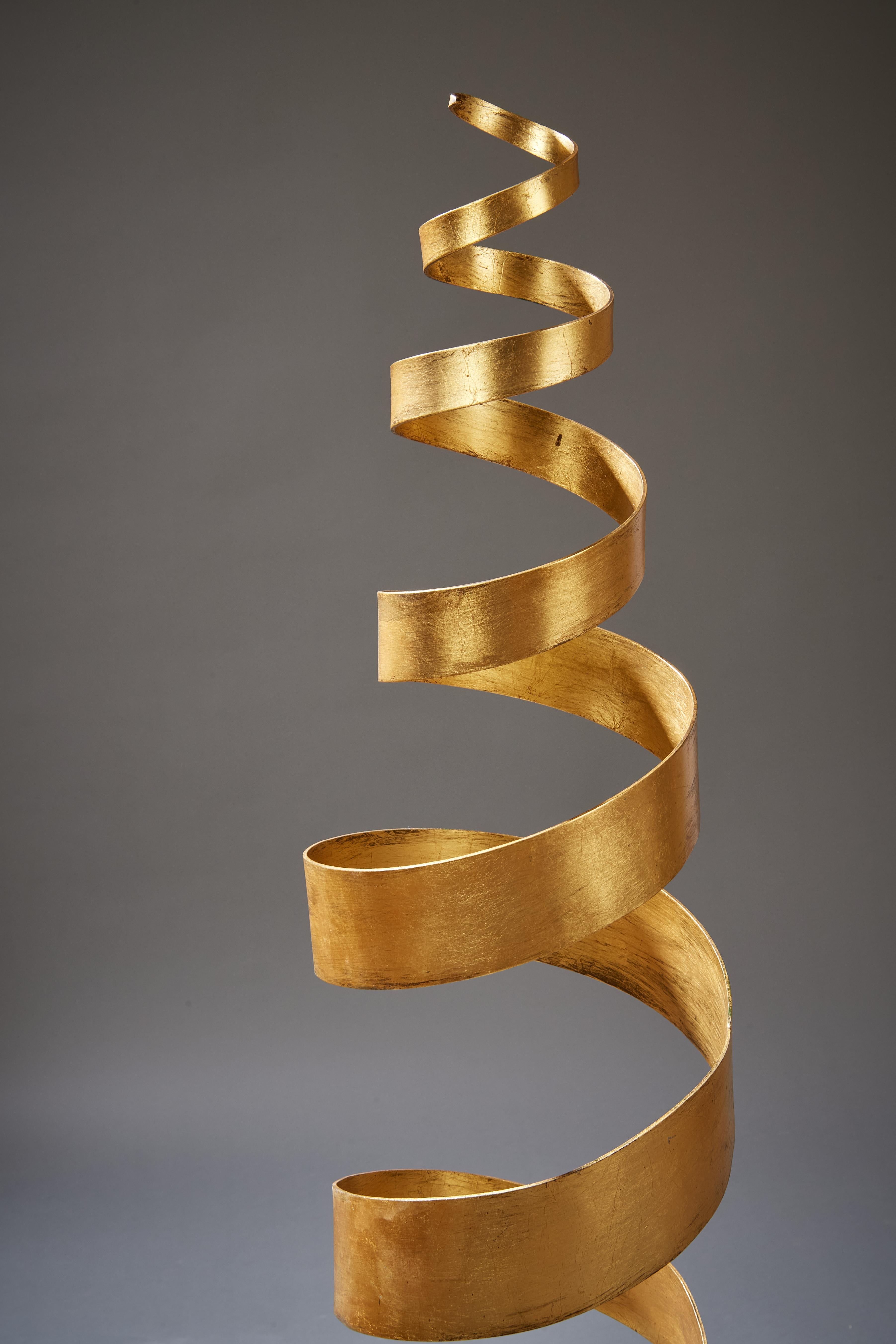 Fin du 20e siècle Tom Dixon, ancienne paire de lampadaires cinétiques en spirale en feuille d'or, UK 1988 en vente