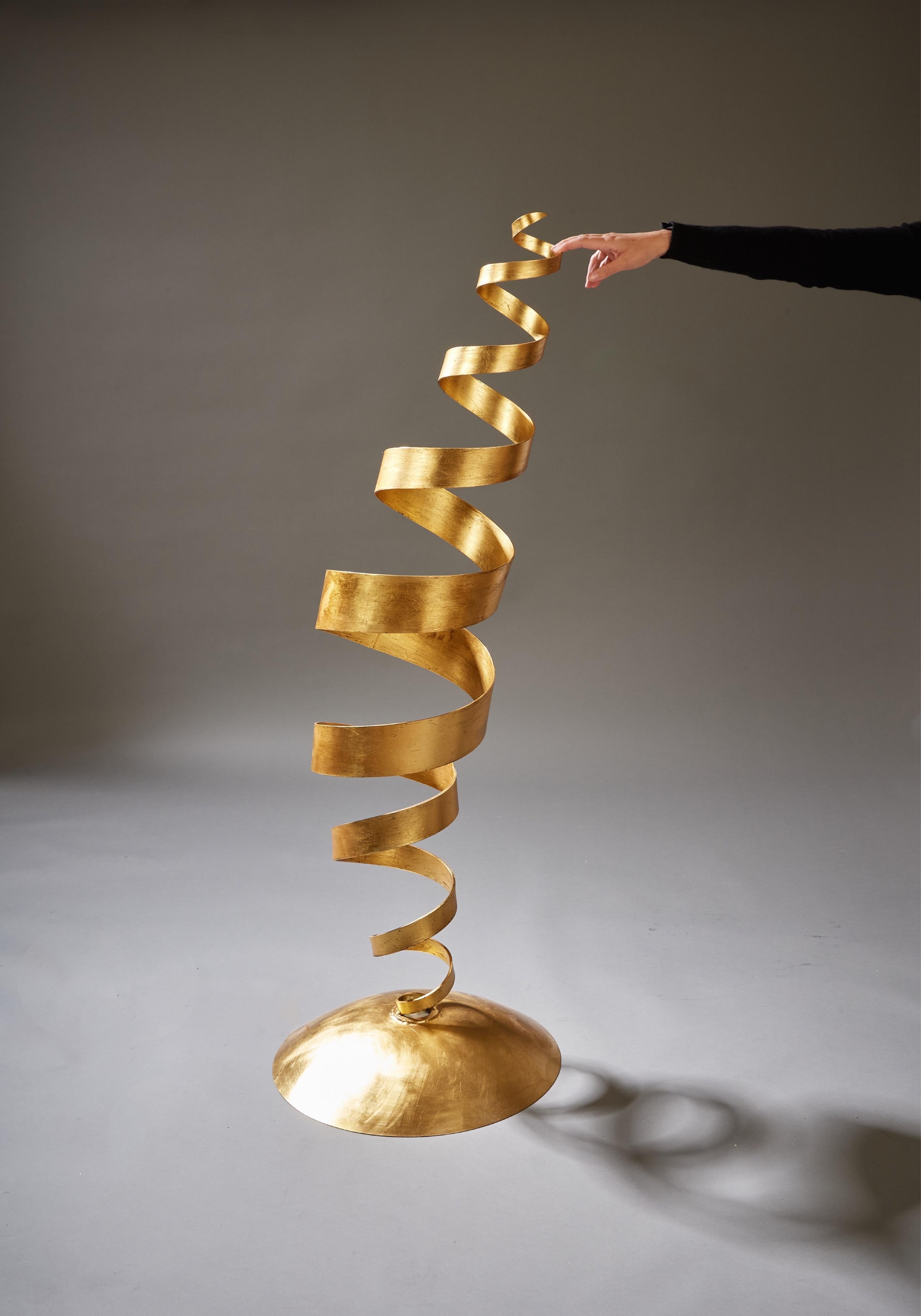 Tom Dixon, ancienne paire de lampadaires cinétiques en spirale en feuille d'or, UK 1988 en vente 11