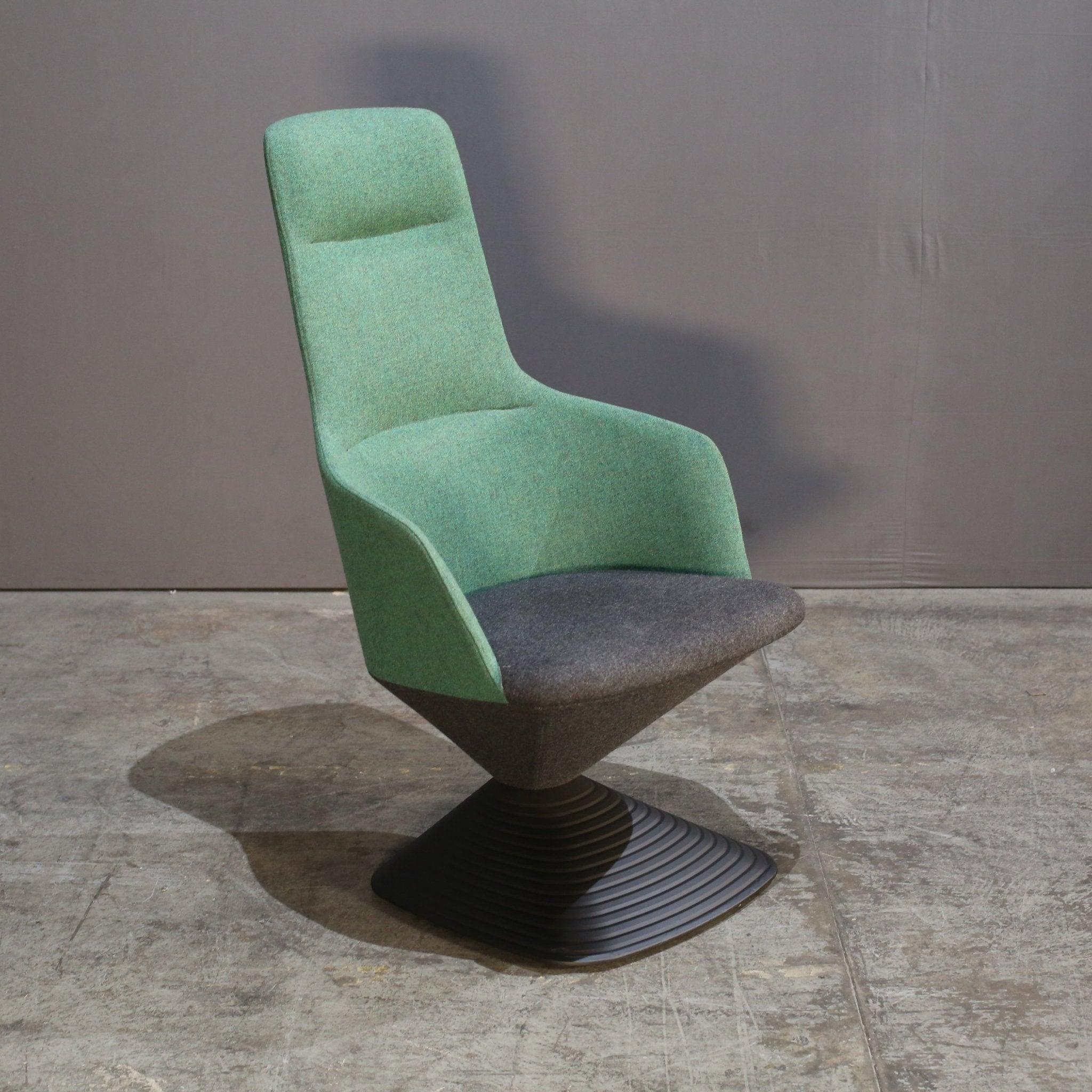 Moderne Tom Dixon Greene & Greene Pivot Chair en vente