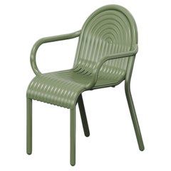 Taburete de aluminio para exteriores Tom Dixon "Groove" en verde musgo