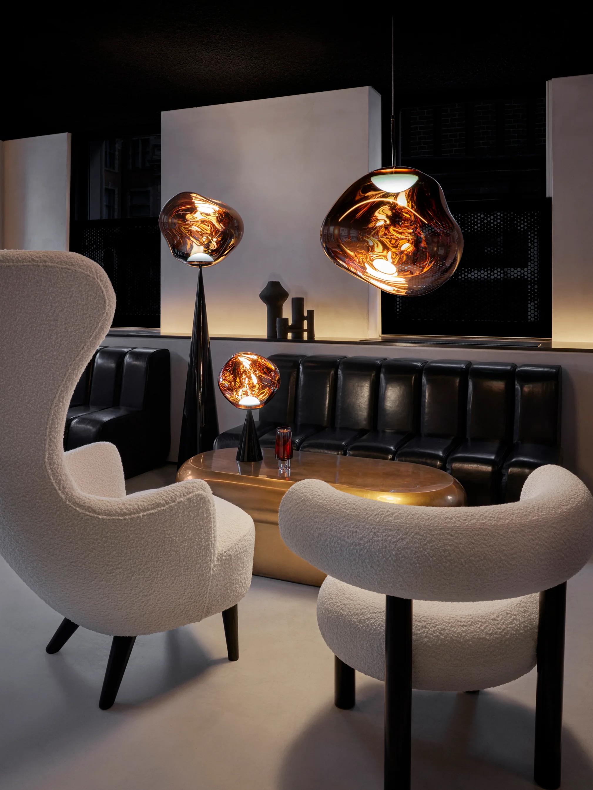 Tom Dixon 'Melt' Polished Copper Polycarbonate Pendant.

The Melt pendant is a beautifully biomorphic pendant that reflects and refracts light. Featuring an integrated LED module, it creates a mesmerizing hot-blown glass effect when on and a