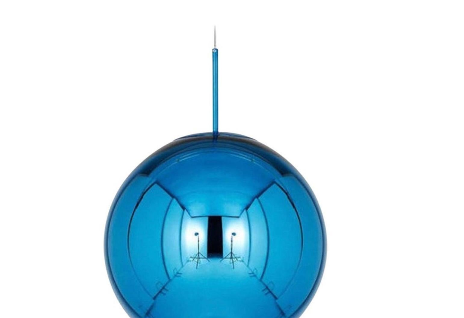 XXI secolo e contemporaneo Tom Dixon Minimal Grande Luce a sospensione in rame blu, edizione limitata in vendita