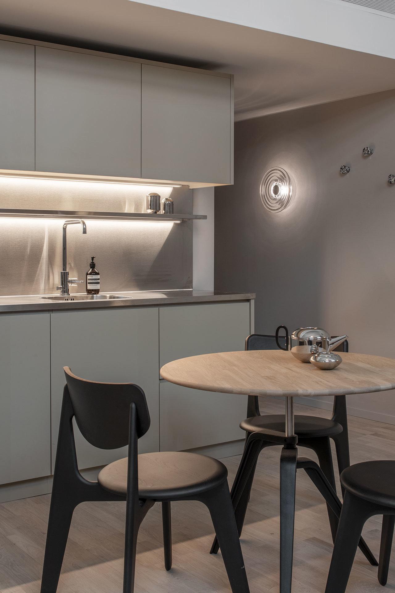 Moderne Applique ronde « Press Surface » de Tom Dixon en verre transparent avec capuchon interchangeable en vente