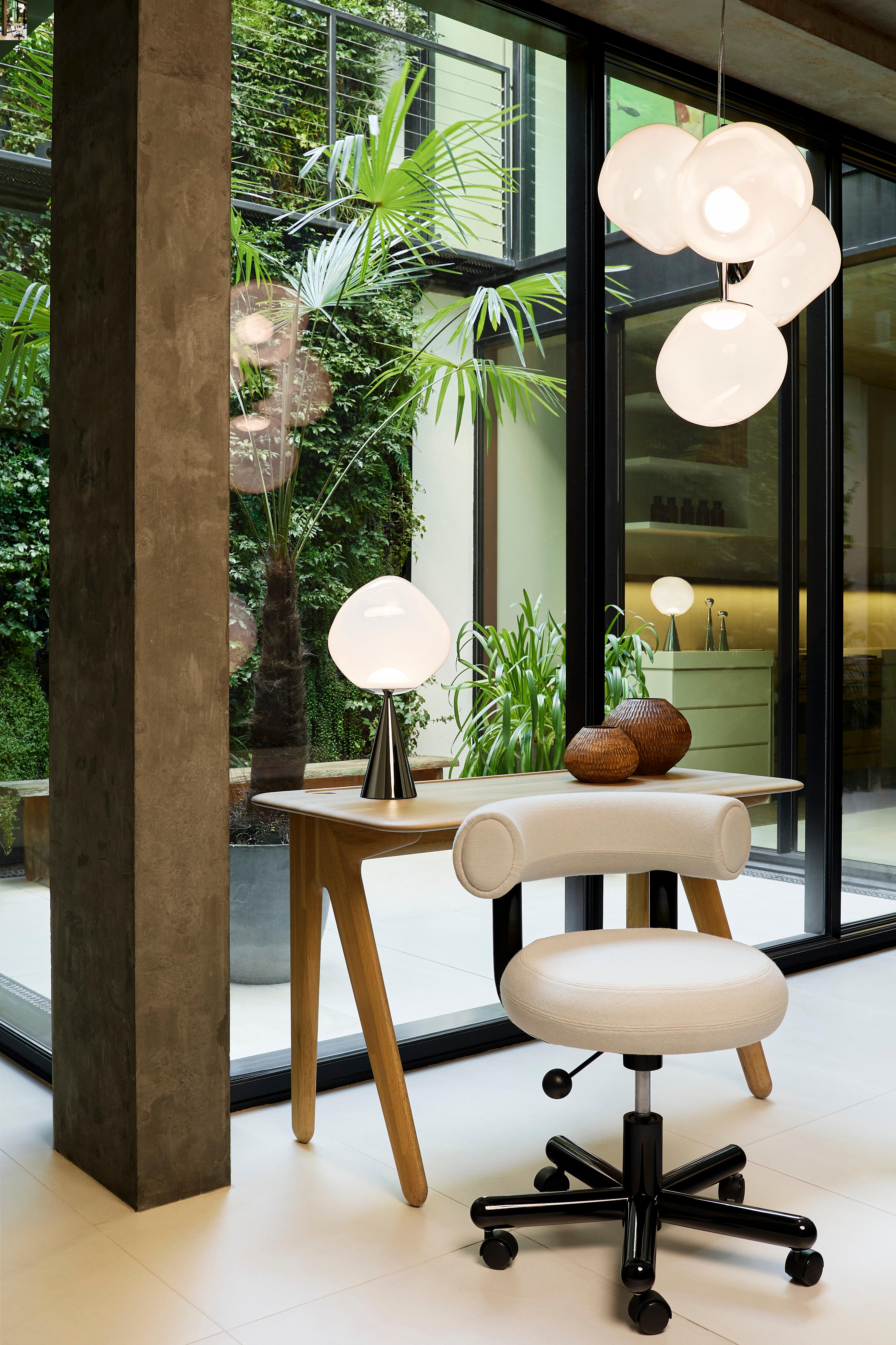 Quercia Scrivania in legno massiccio Tom Dixon 'Slab' in Oak Oak tinto nero in vendita
