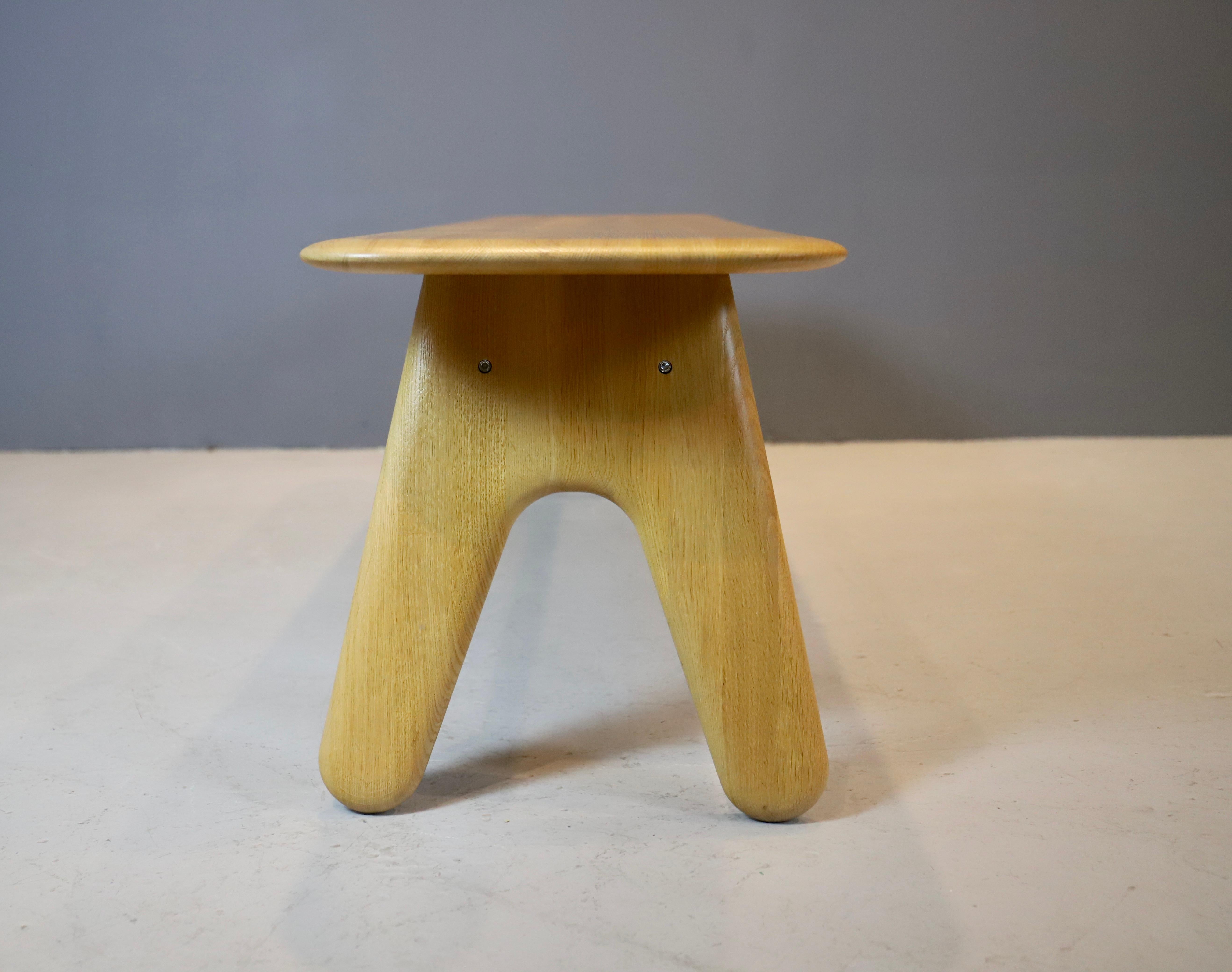 Tom Dixon, Solid Oak Slab Bench In Excellent Condition For Sale In New York, NY